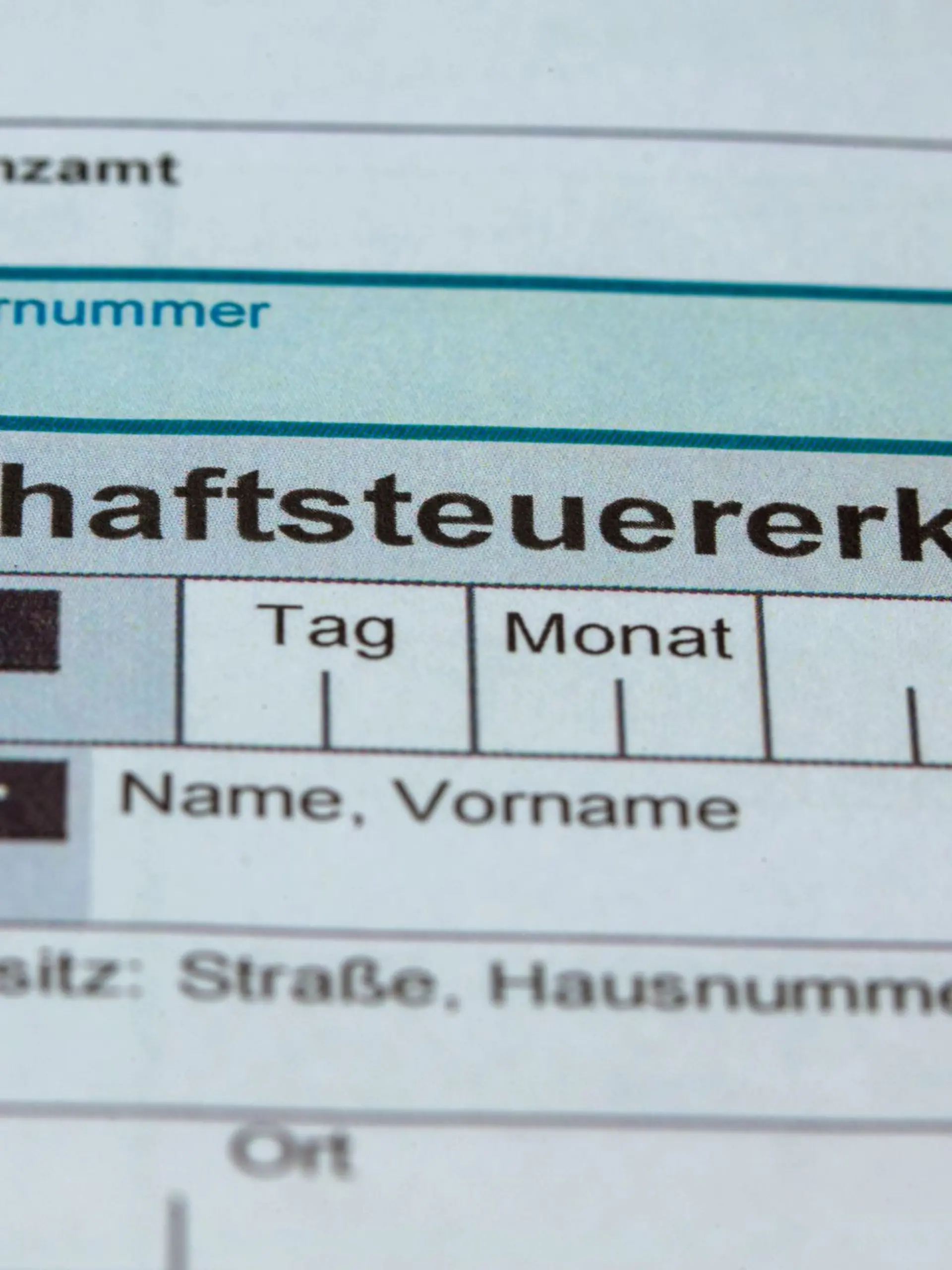 Wer erbt oder Vermögen geschenkt bekommt, muss Steuern zahlen - jedenfalls ab einer Freigrenze. (Symbolbild)