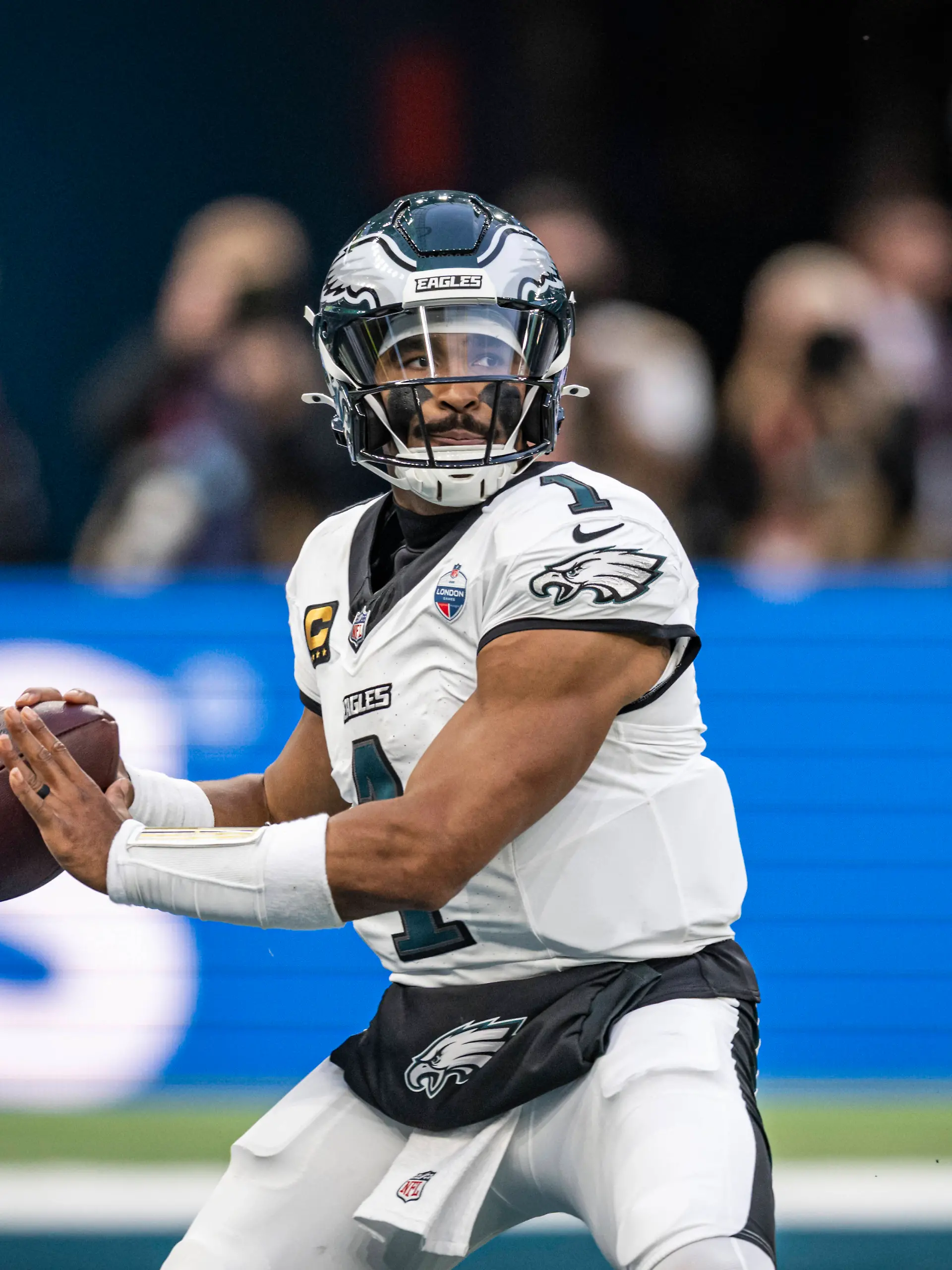 Bild zu: "NFL live: Diese Spiele laufen bei RTL und Sky Sport in Woche 6"