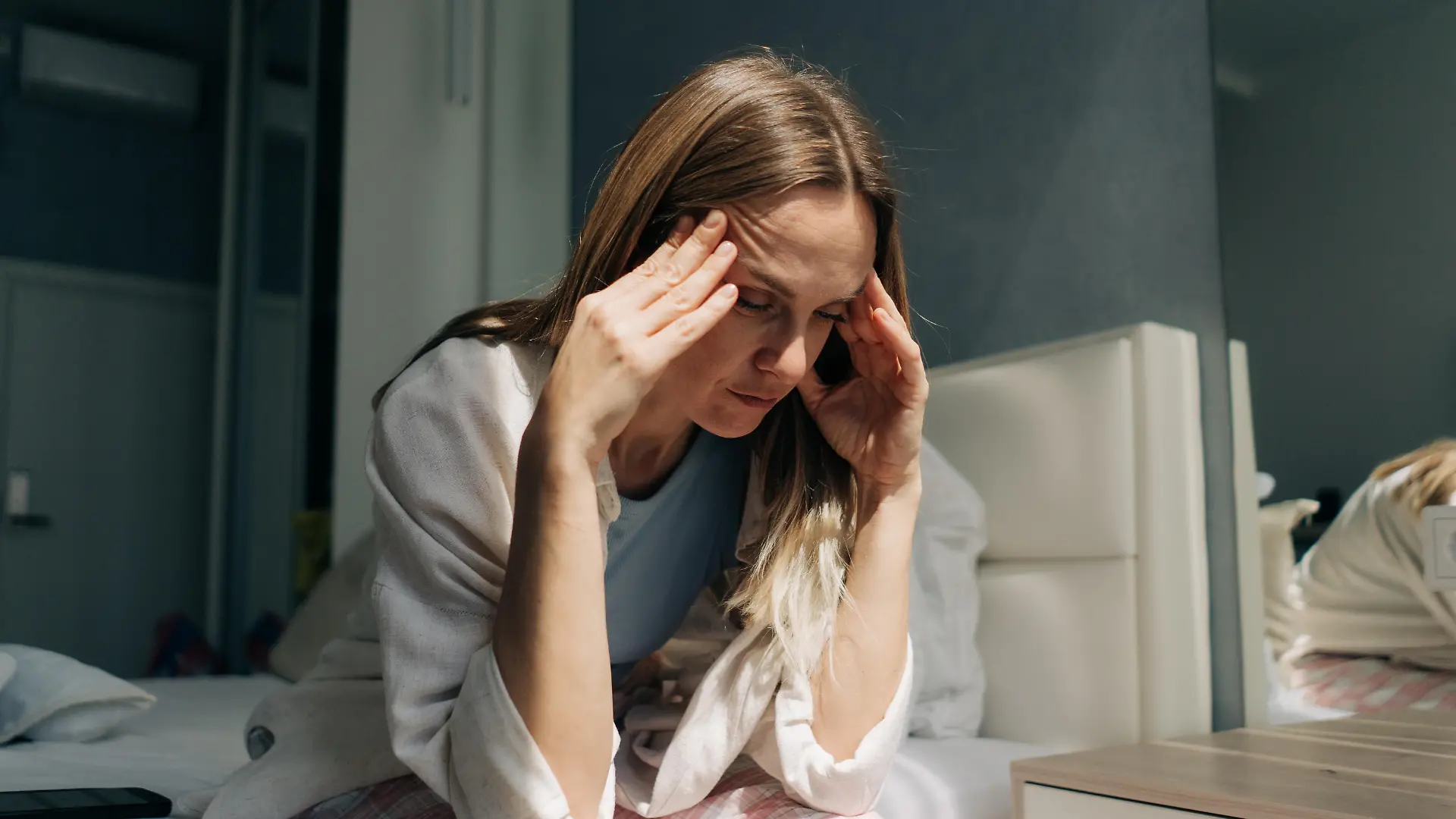 15 Jahre! So lange vor der letzten Monatsblutung könnten die ersten hormonellen Veränderungen im weiblichen Körper bereits beginnen.