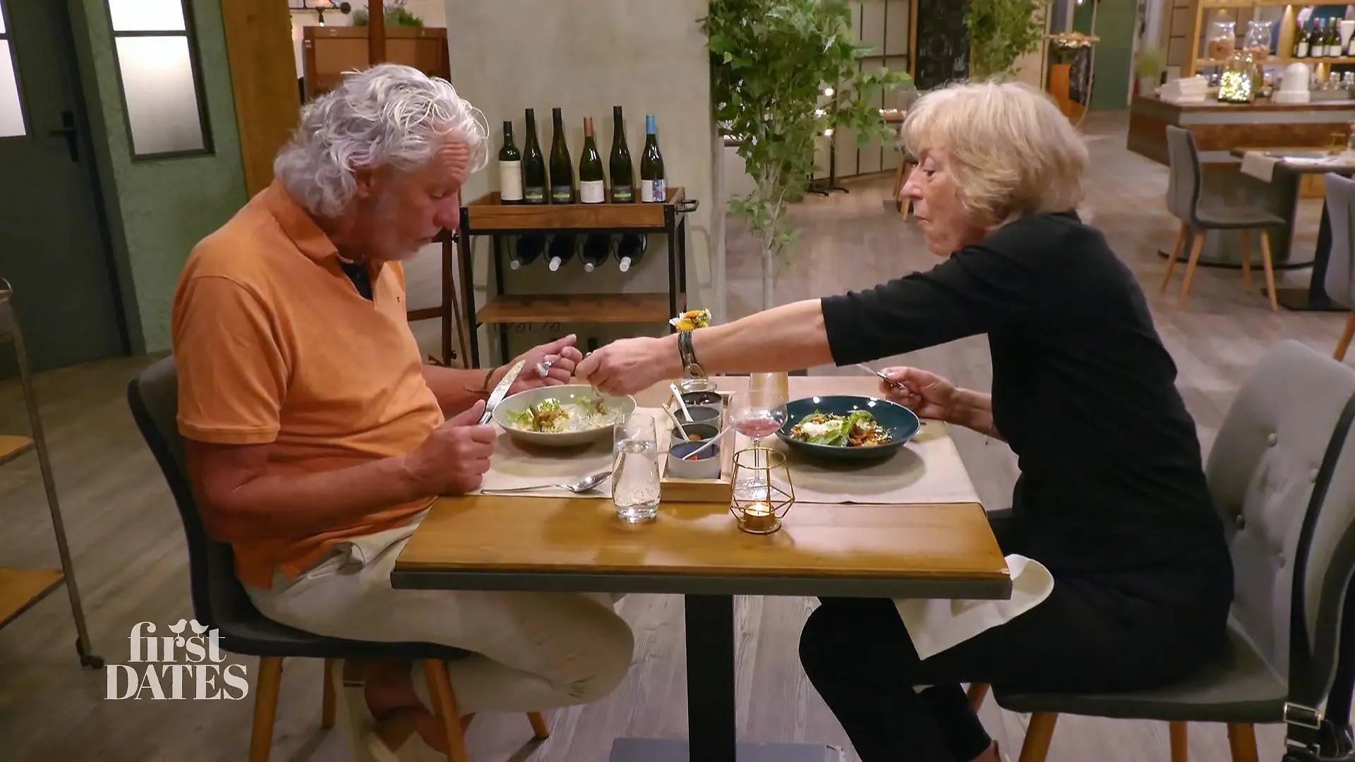 Leo und Karen kommen sich beim Essen schnell näher Mehr als nur Sympathie?