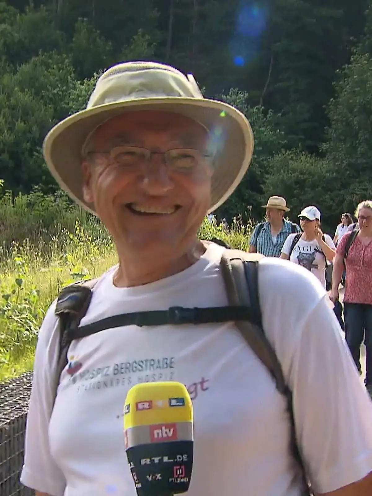 Gunter Lutzi aus Biblis ist eigentlich ehrenamtlicher Helfer im Bensheimer Hospiz, doch jetzt wandert er zu 23 Hospizen und will Spenden sammeln.