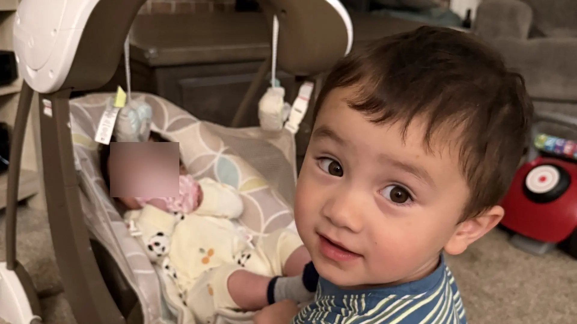 Seine kleine Schwester Evelyn wird ihn nur durch Fotos, Videos und die Erzählungen ihrer Familie kennenlernen.