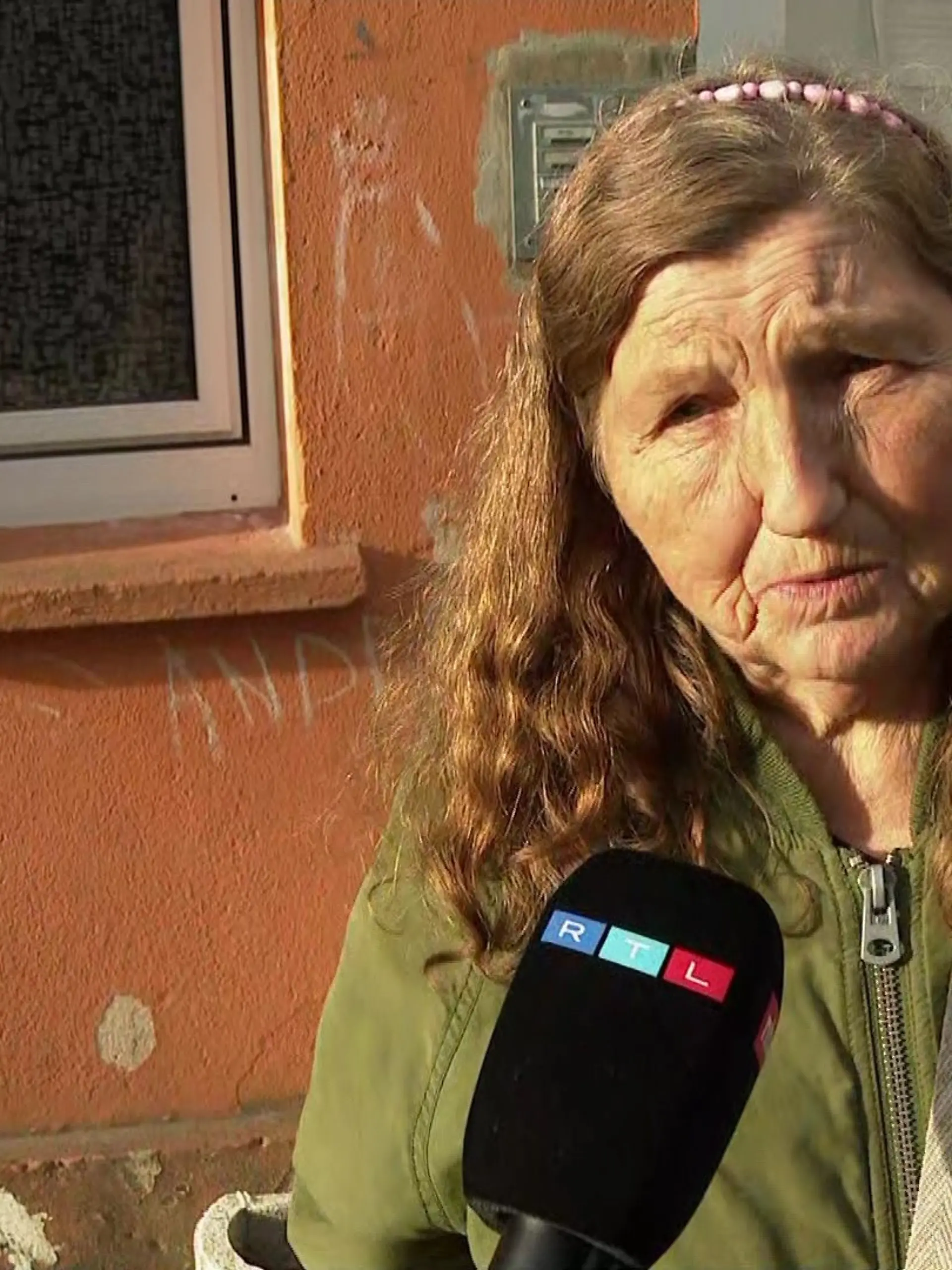 Rentnerin Beate Stief erzählt RTL von einem schlimmen Verdacht