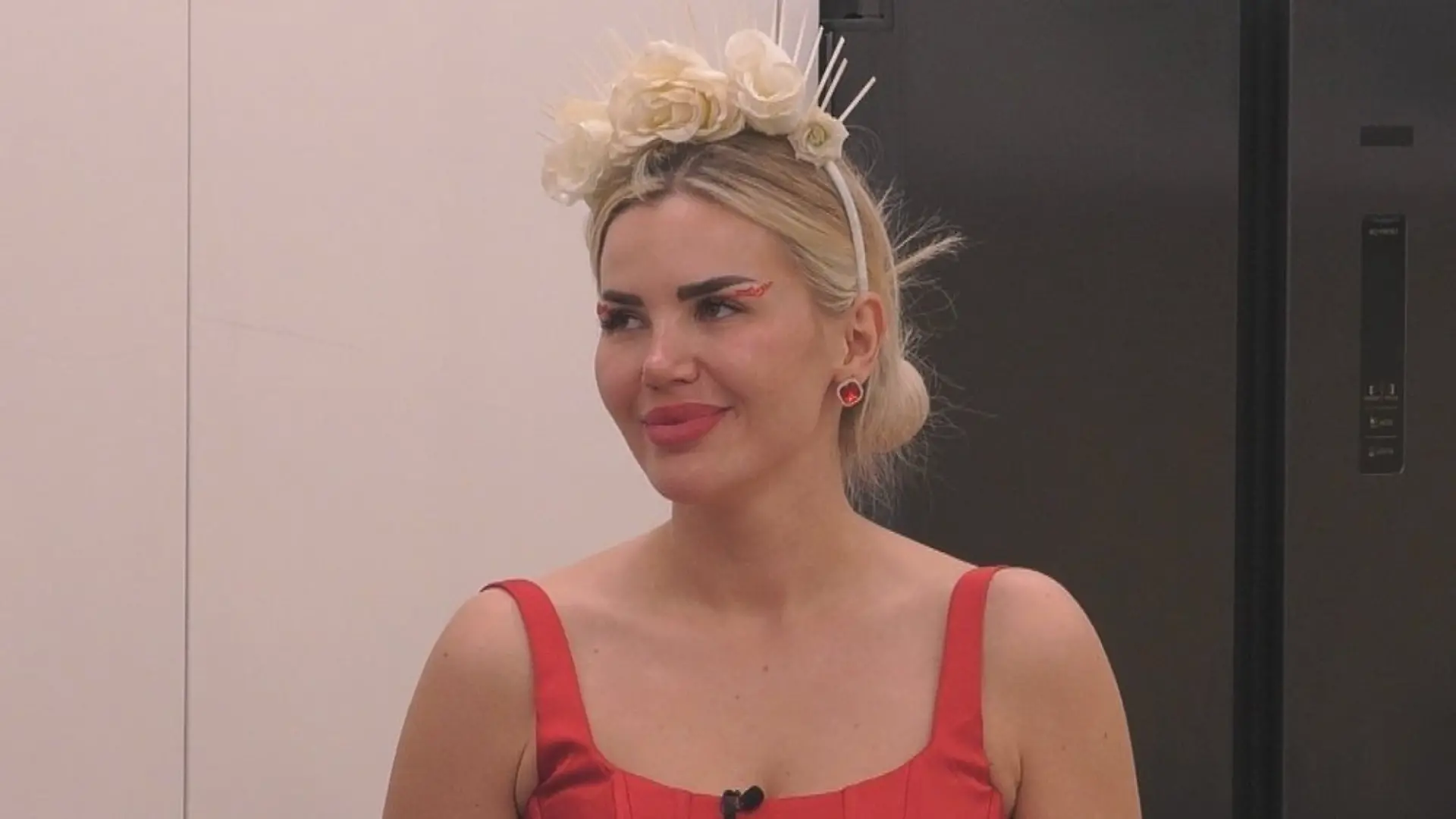 Kim Virginia Grey bei der Hochzeitsfeier im "PBB"-Haus.