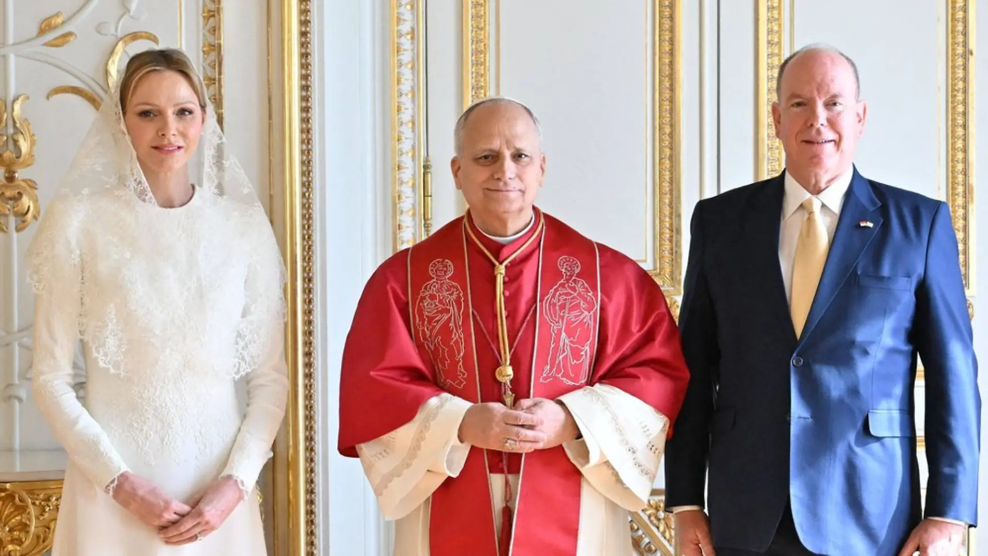 Fürst Albert und Fürstin Charlène mit dem Papst in Monaco.