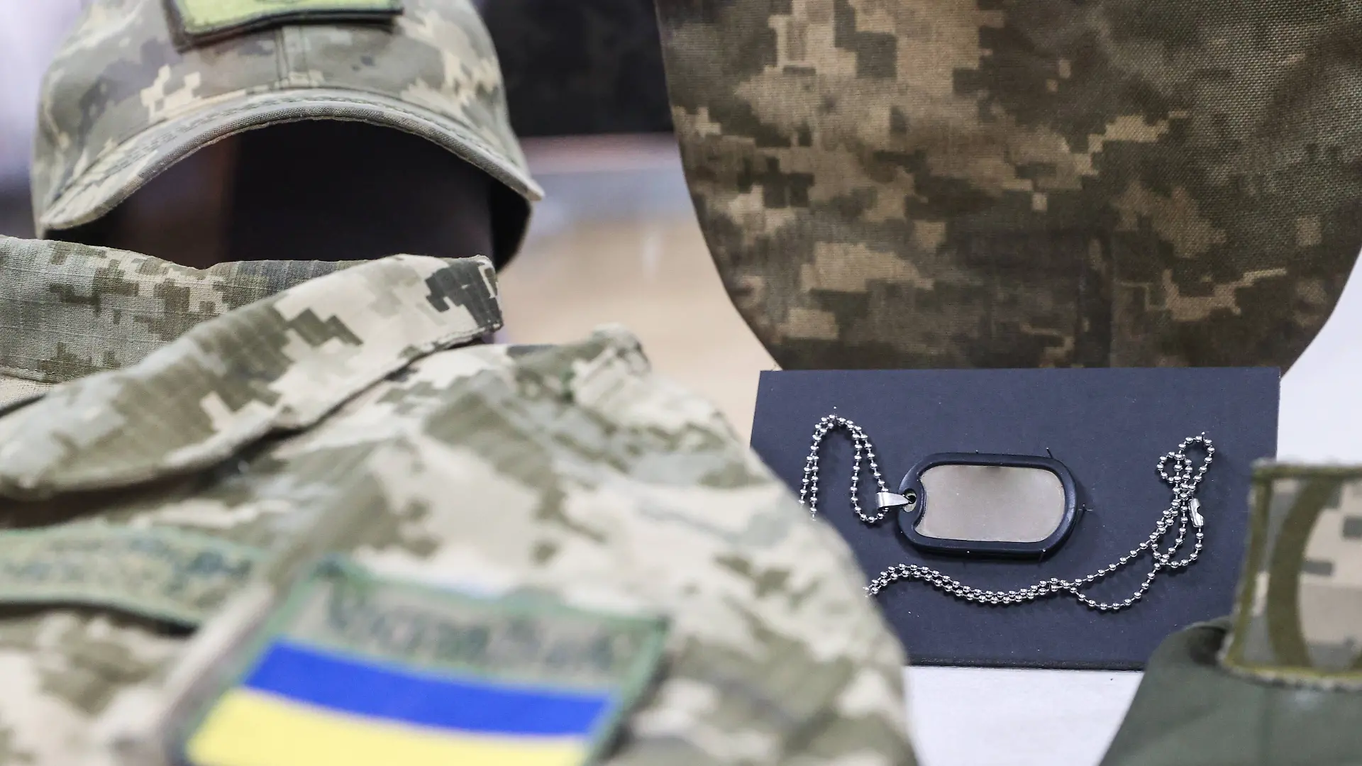 05.04.2022. Russia. Moscow. The uniform of a serviceman of the Armed Forces of Ukraine, sewn according to NATO standards. Ukraine, the 2020snThe trophy of the servicemen of the Armed Forces of the Russian Federation during the special military operation in Ukraine in 2022 Provided by the Ministry of Defense of the Russian Federation.nThe uniform with the insignia of a master sergeant and senior soldier of a serviceman of the Armed Forces of Ukraine, made according to NATO standards. Ukraine, the 2020snThe trophy of the servicemen of the Armed Forces of the Russian Federation during the special military operation in Ukraine in 2022 Provided by the Ministry of Defense of the Russian Federation.nA badge of a serviceman of the Armed Forces
