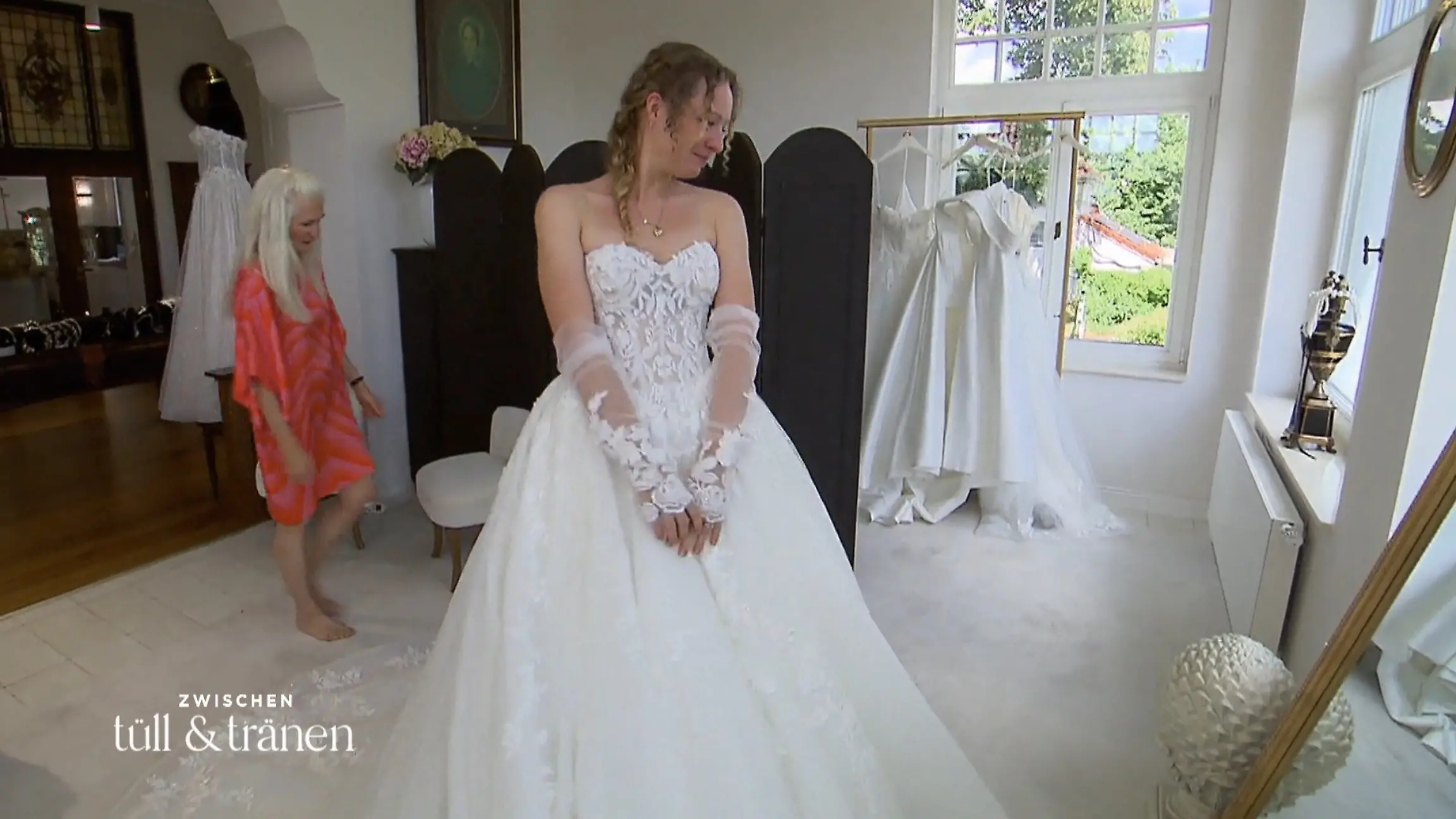 Trifft Sarahs dritter Look endlich genau ihren Brautgeschmack? Ist das schon DAS Kleid?