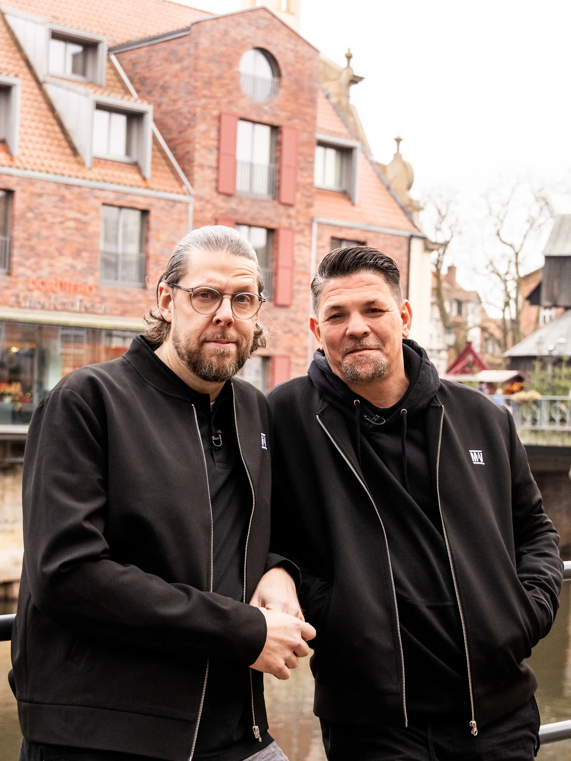 Philipp Vogel (l.), Tim Mälzer
