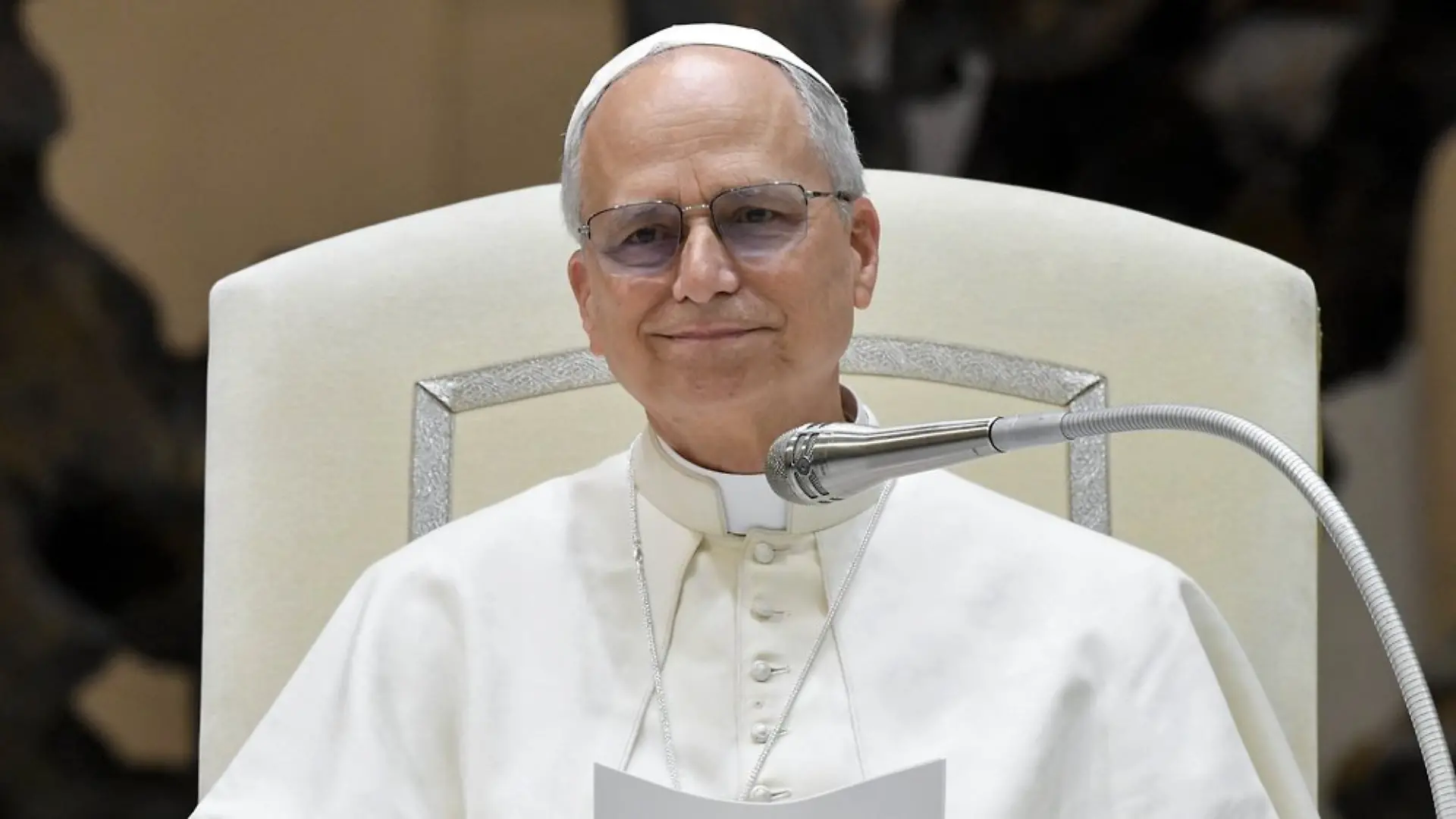 Papst Leo XIV. erholt sich derzeit von seiner Lungenoperation.
