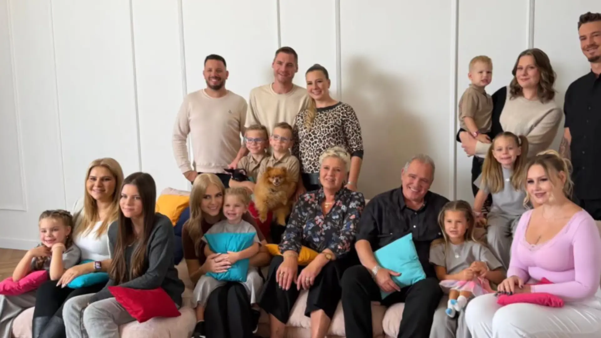 „Die Wollnys“ kehren zurück: Familienfoto wirft Fragen auf