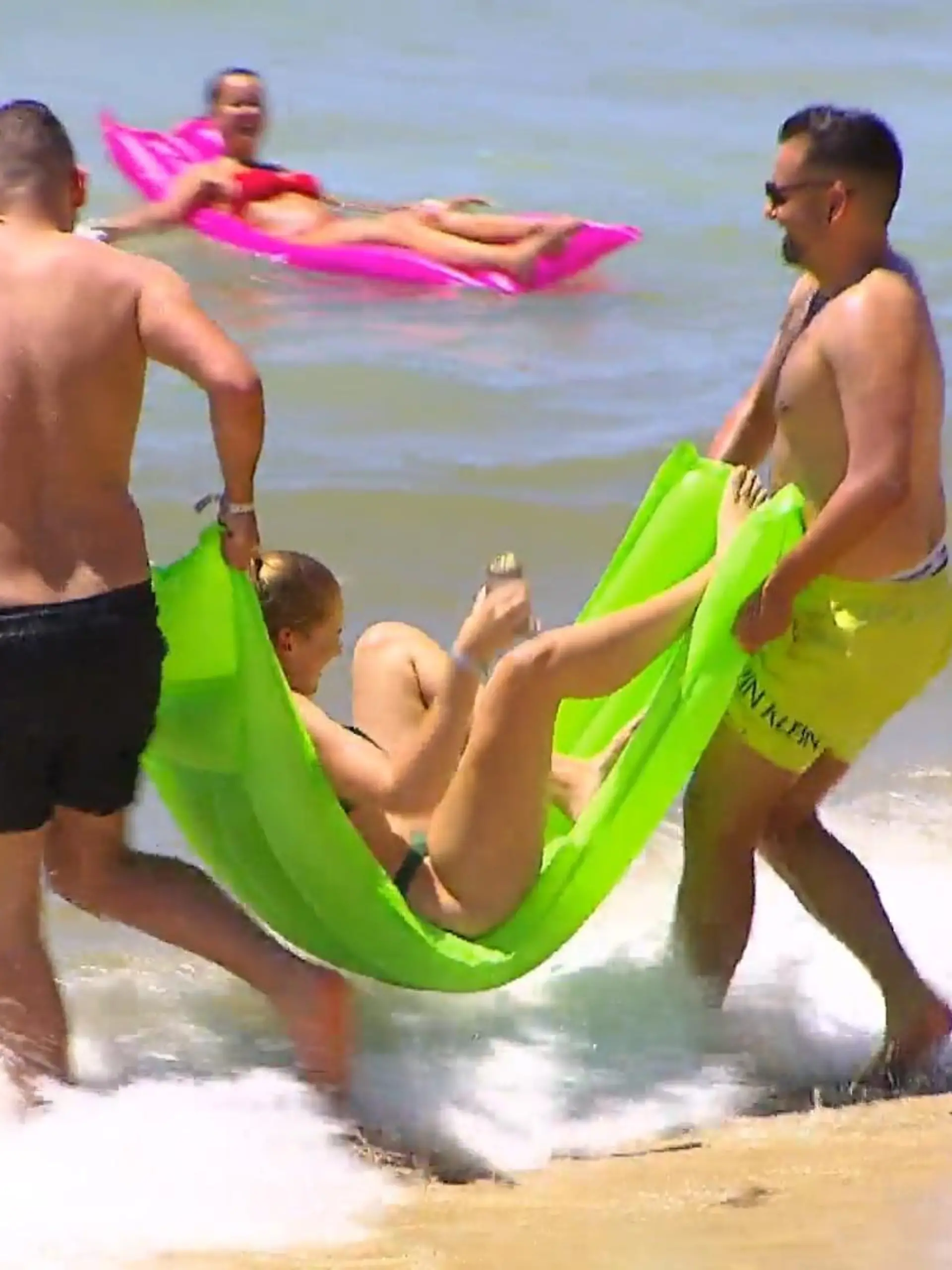 Bild zu: "Urlaub in Gefahr?"