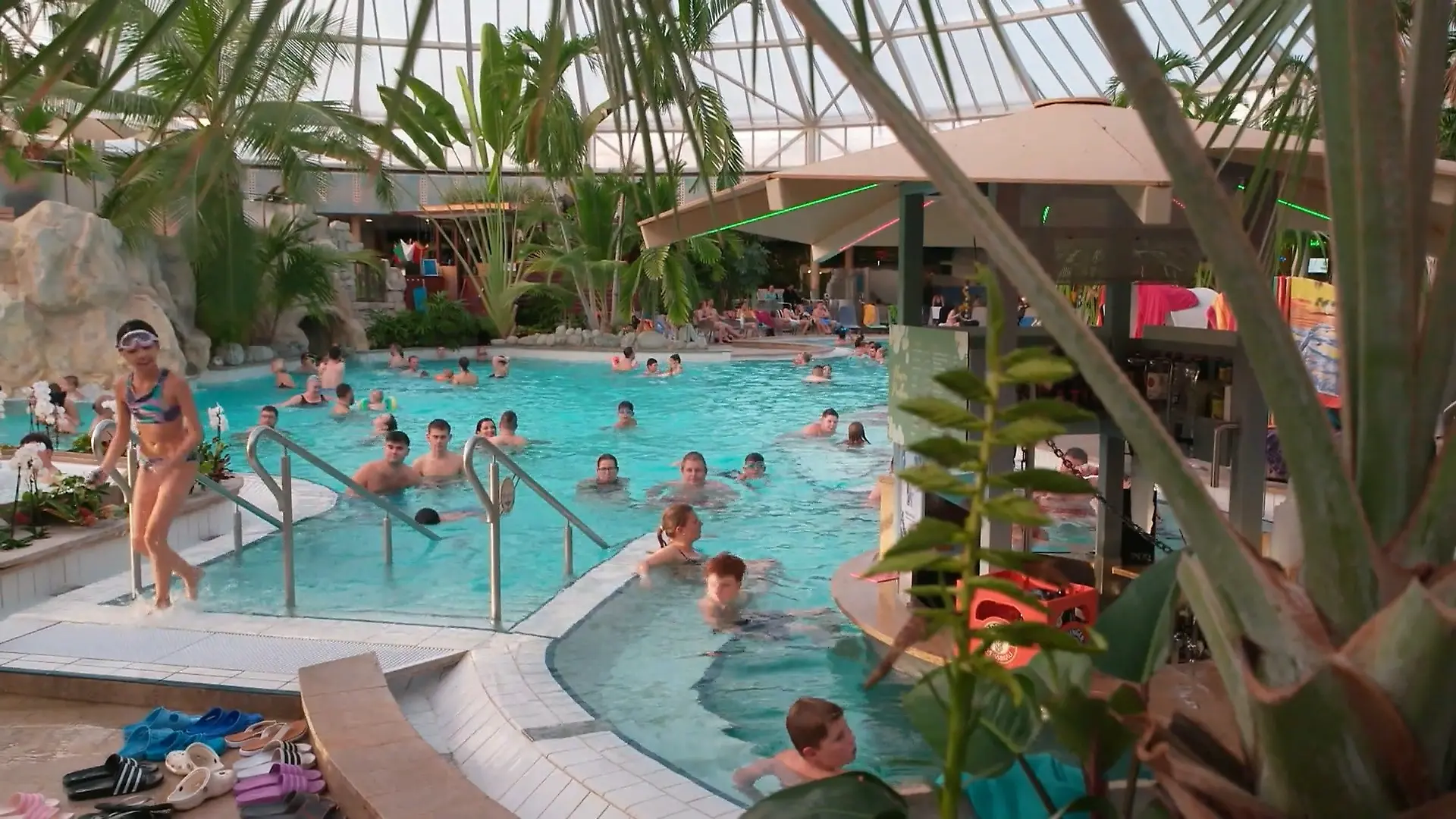 Bild von Welches Erlebnisbad ist besser? Therme Erding oder das Tropical Island?