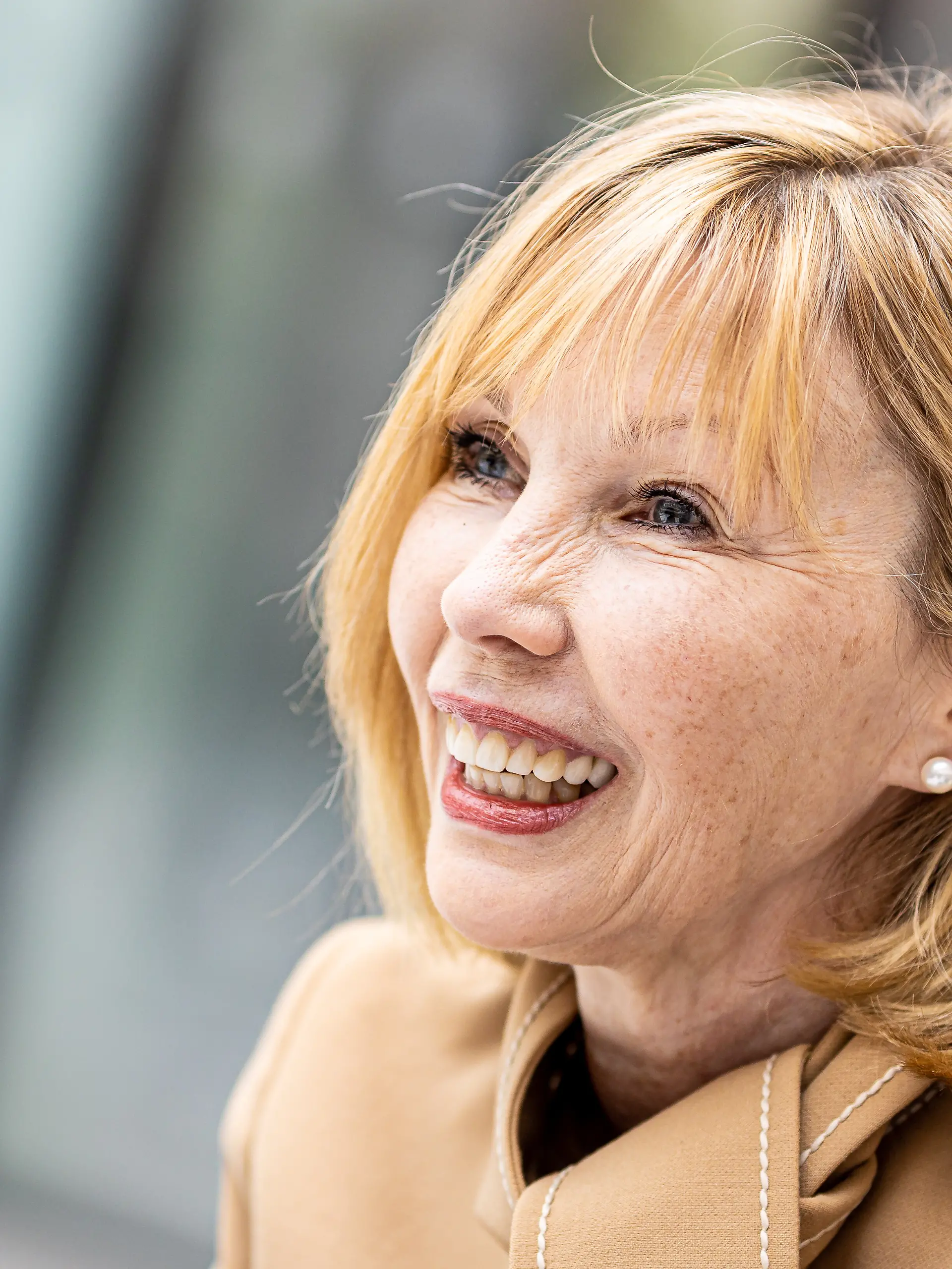 Doris Schröder-Köpf (SPD), Abgeordnete des niedersächsischen Landtages und niedersächsische Landesbeauftragte für Migration und Teilhabe, spricht während eines dpa-Interviews. Nach einer langen Zeit der Krankheit und Isolation ist sie wieder in den Landtag zurückgekehrt. Seit einigen Wochen ist sie wieder regelmäßig bei den Sitzungen des niedersächsischen Landtags zu sehen.