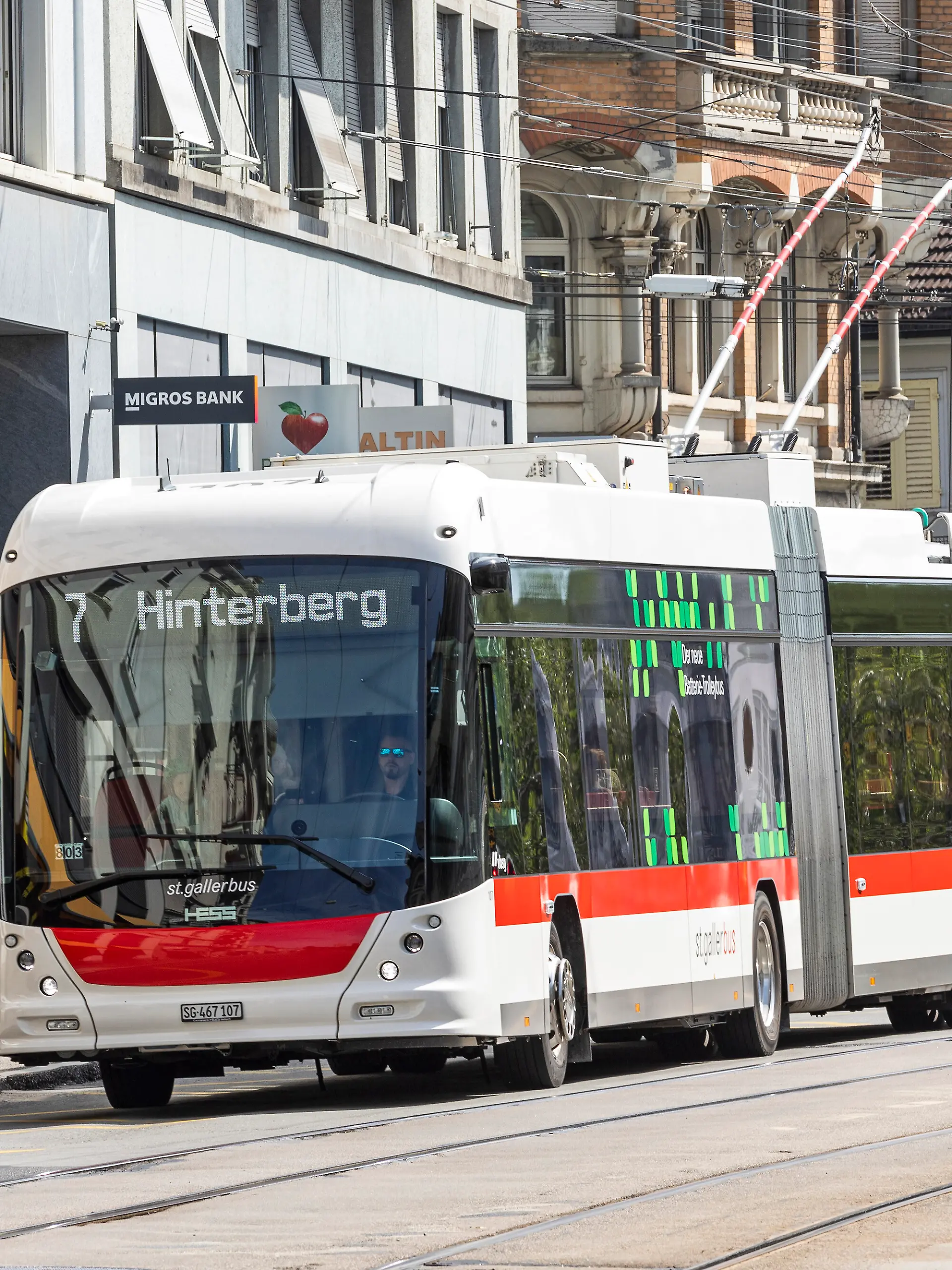 In einem Linienbus in St. Gallen soll ein Mann junge Frauen sexuell belästigt haben.