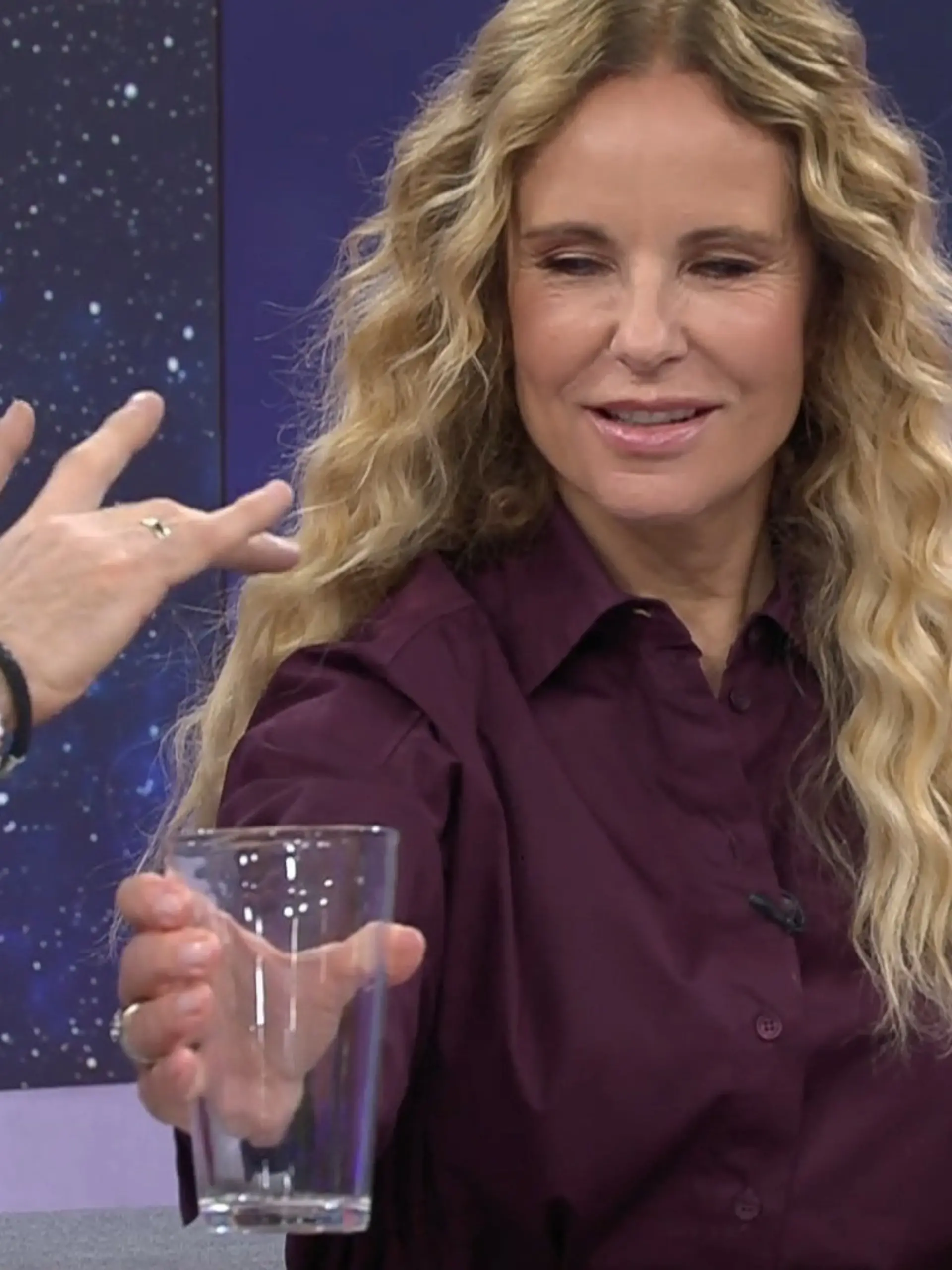 Bild zu: "Ehrlich Brothers zaubern live! Katja Burkard zerspringt Glas bei Punkt 12"