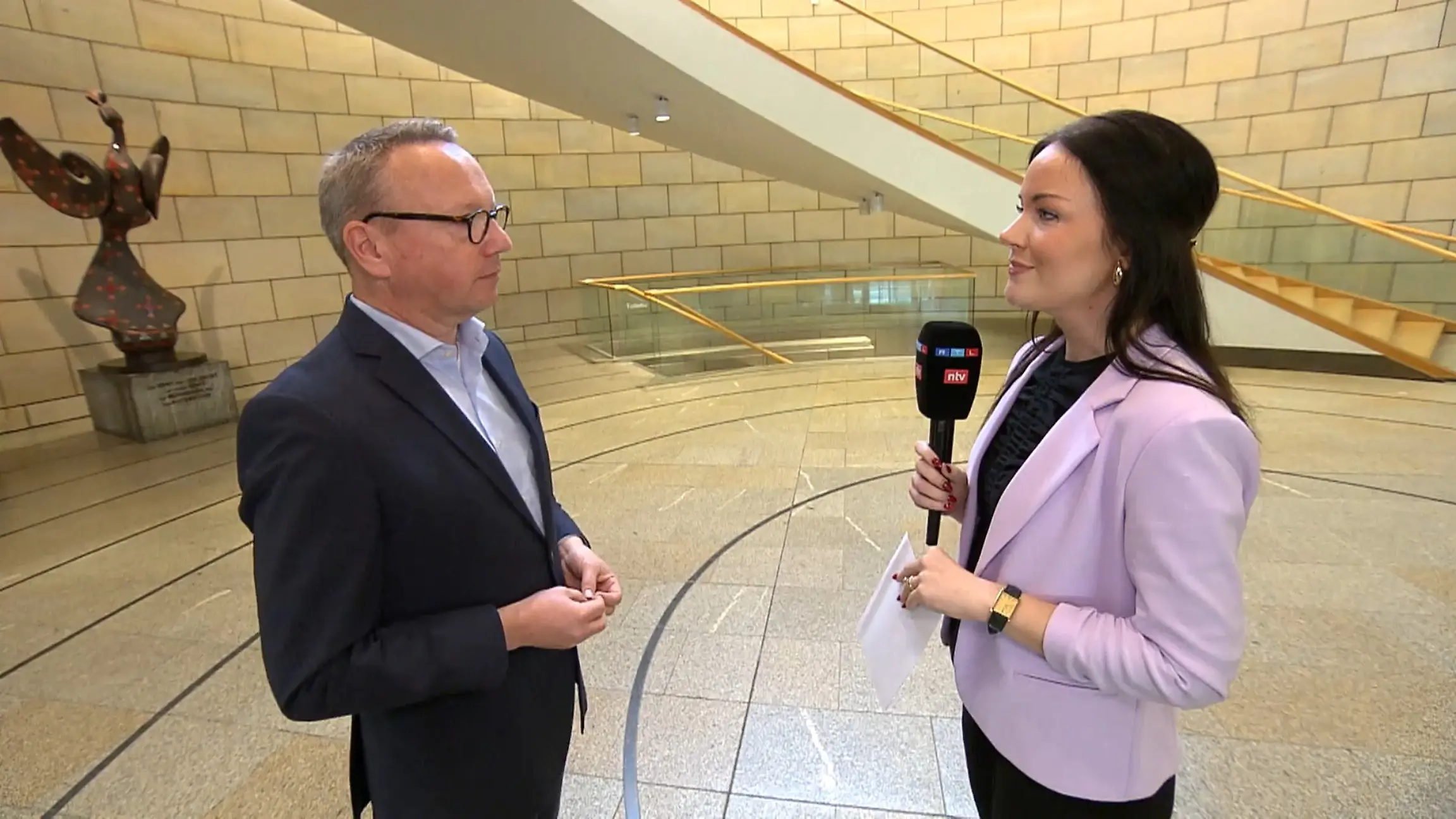 Interview mit NRW-Justizminister Benjamin Limbach (Grüne) Politiker weiter unter Druck