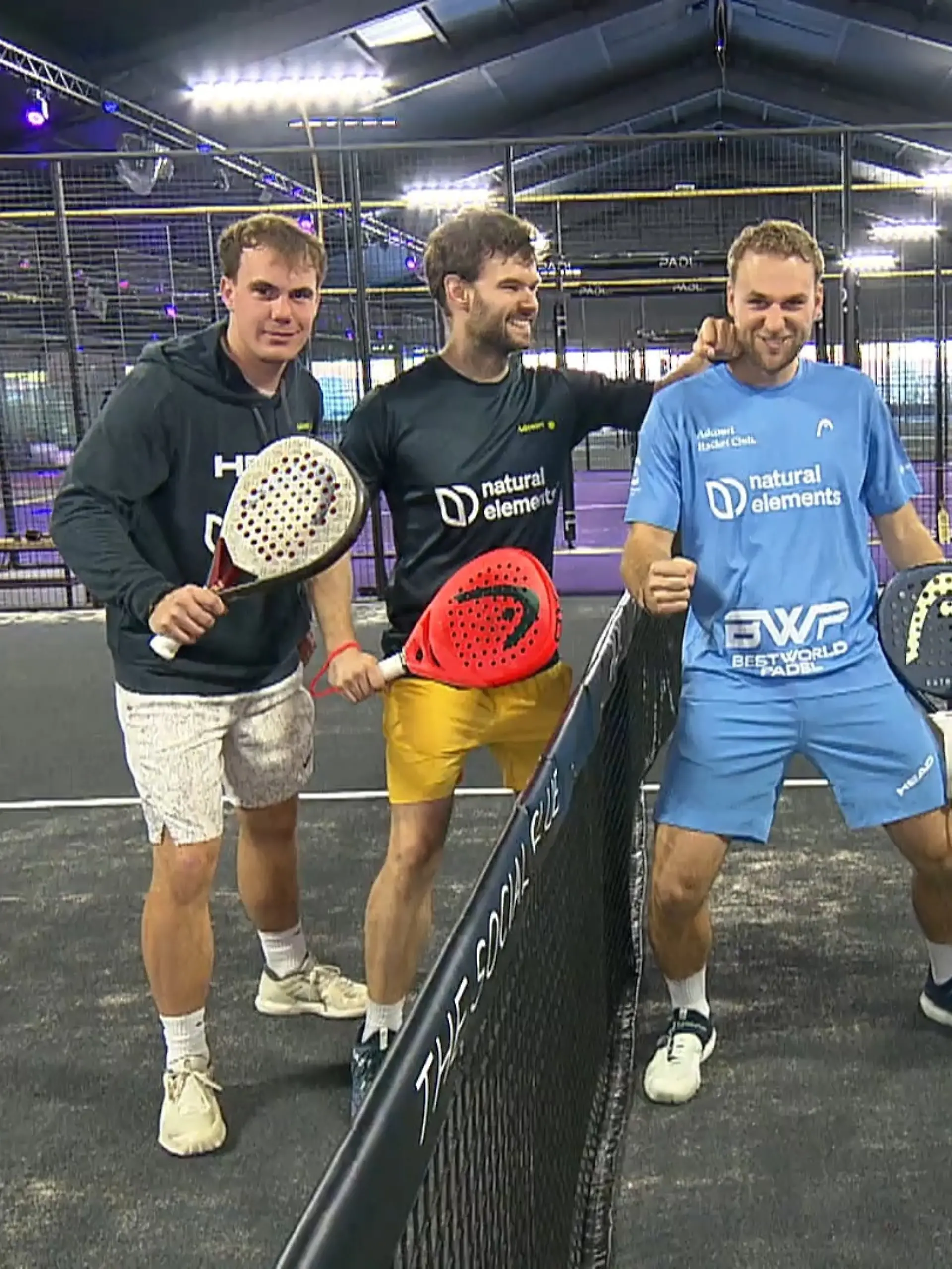 Bild zu: "NRWs größte Padelhalle eröffnet"