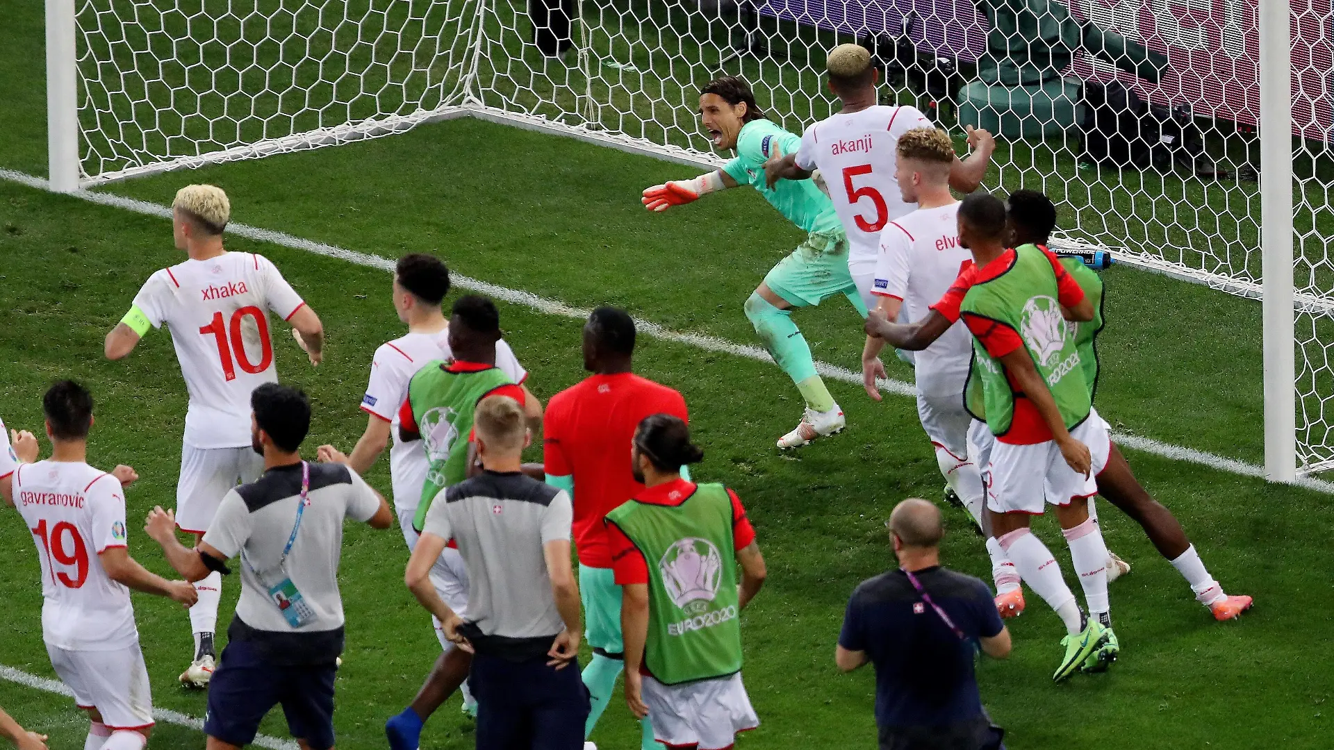 Der Moment, in dem die oft als langsam und gemütlich verschrienen Schweizer ausrasten: Sommer hat gehalten, die Schweiz Weltmeister Frankreich geschlagen.