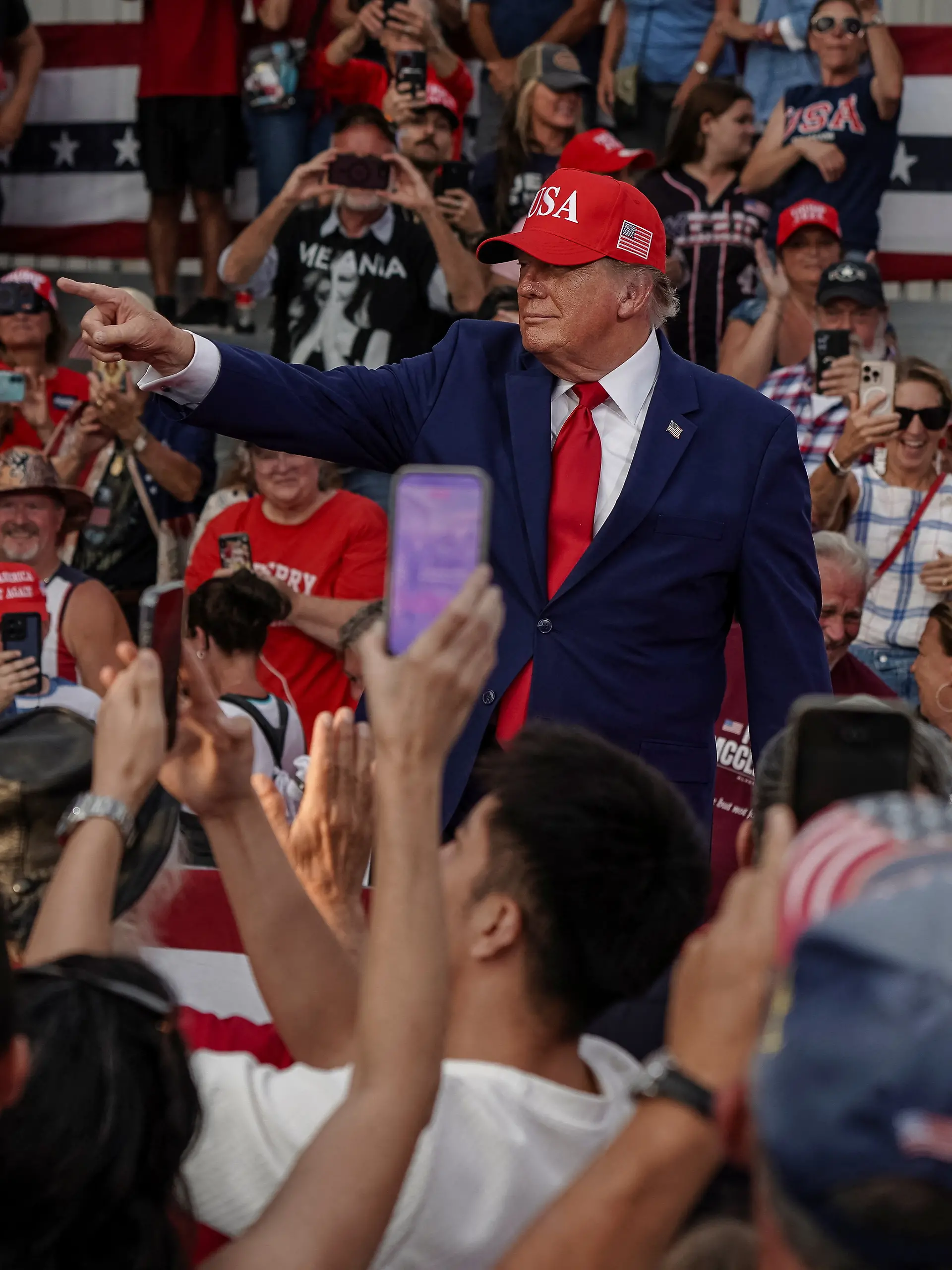 US President Donald Trump points as he leaves a campaign event in Dalton, Georgia, US October 16, 2026. REUTERS/Elijah Nouvelage