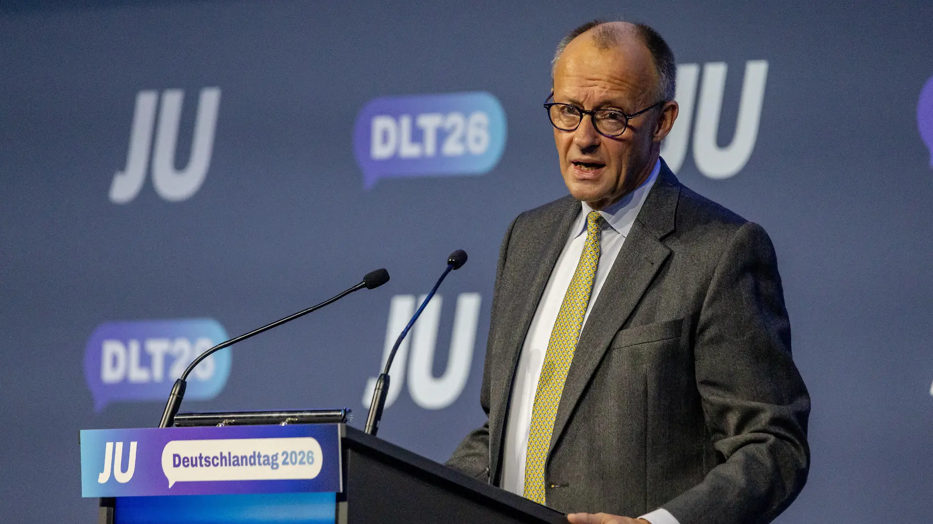 Bundeskanzler Friedrich MERZ (CDU), zugleich CDU-Vorsitzender, hält eine Rede beim Deutschlandtag der Jungen Union in Bonn. Er spricht und diskutiert mit den Delegierten. Die dreitägige Tagung der Nachwuchsorganisation von CDU und CSU findet vom 16. bis 18. Oktober 2026 im World Conference Center Bonn statt.