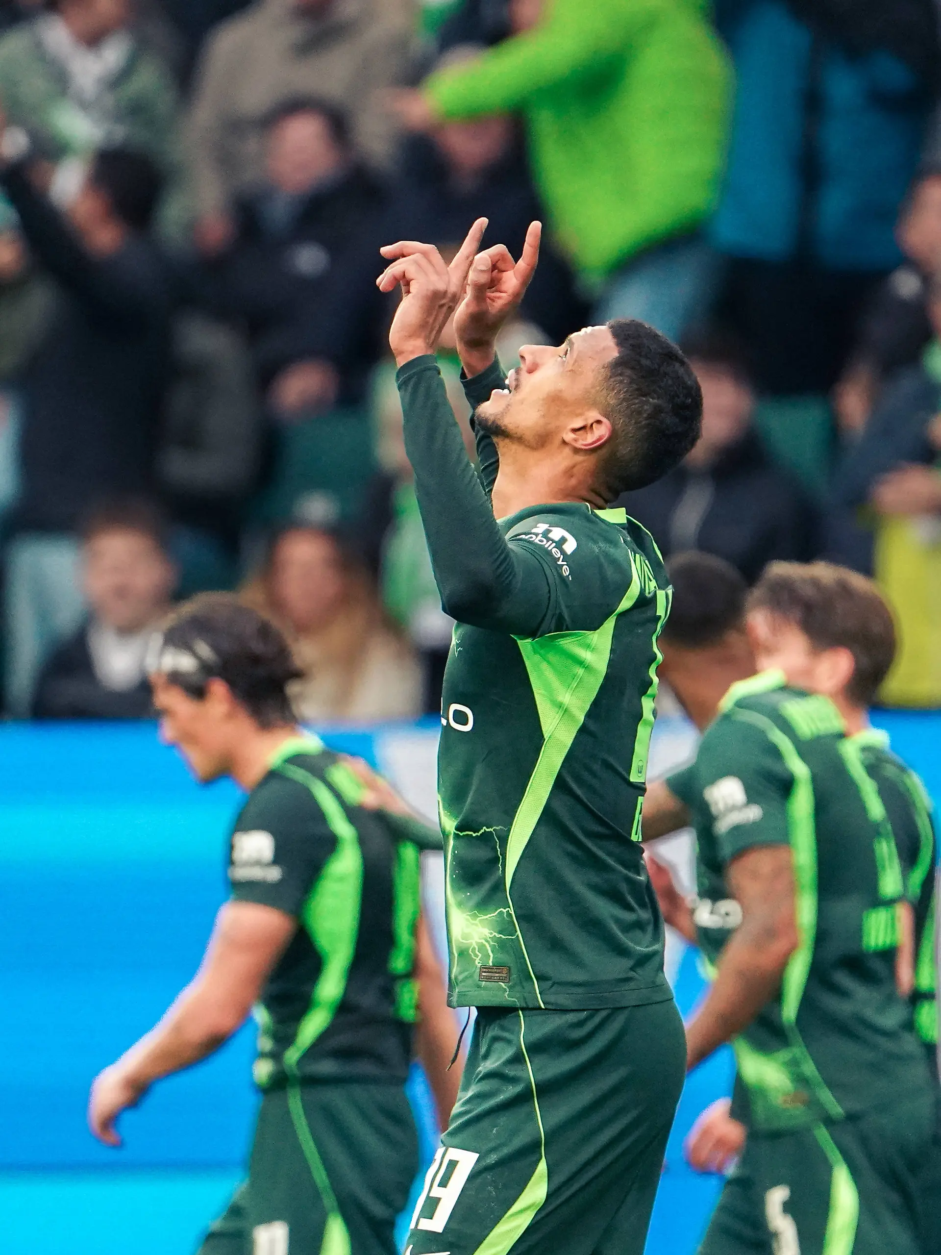 Deutschland: Fussball 2. Bundesliga 2026/2027, 8. Spieltag - VfL Wolfsburg vs 1. FC Heidenheim 1846 - Volkswagen Arena Wolfsburg: Tor und Torjubel zum Robert Glatzel VfL Wolfsburg, 19 *** German Soccer 2. Bundesliga 20262027, Matchday 8: VfL Wolfsburg vs. 1. FC Heidenheim 1846 at Volkswagen Arena, WolfsburgGoal and goal celebration by Robert Glatzel of VfL Wolfsburg, 19 Copyright: xAymanxAlahmedx