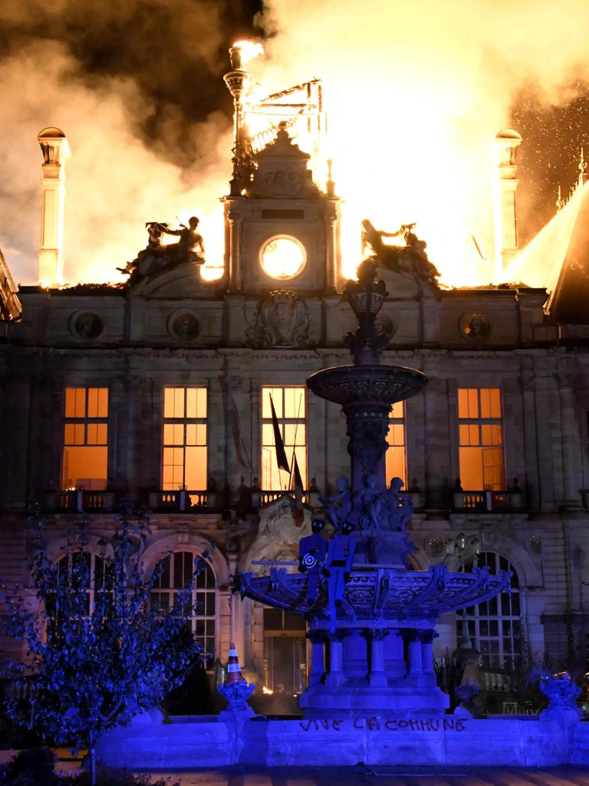 Bild zu: "Gewaltwelle in Frankreich! Proteste eskalieren, Hunderte verletzt"