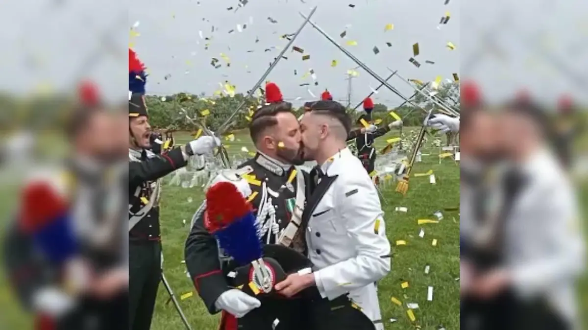 Angelo Orlando und Giuseppe Pezzuto  wird die ganz große Ehre erwiesen.  Die Carabiniere machen die Ehrengarde für ihren Kollegen.