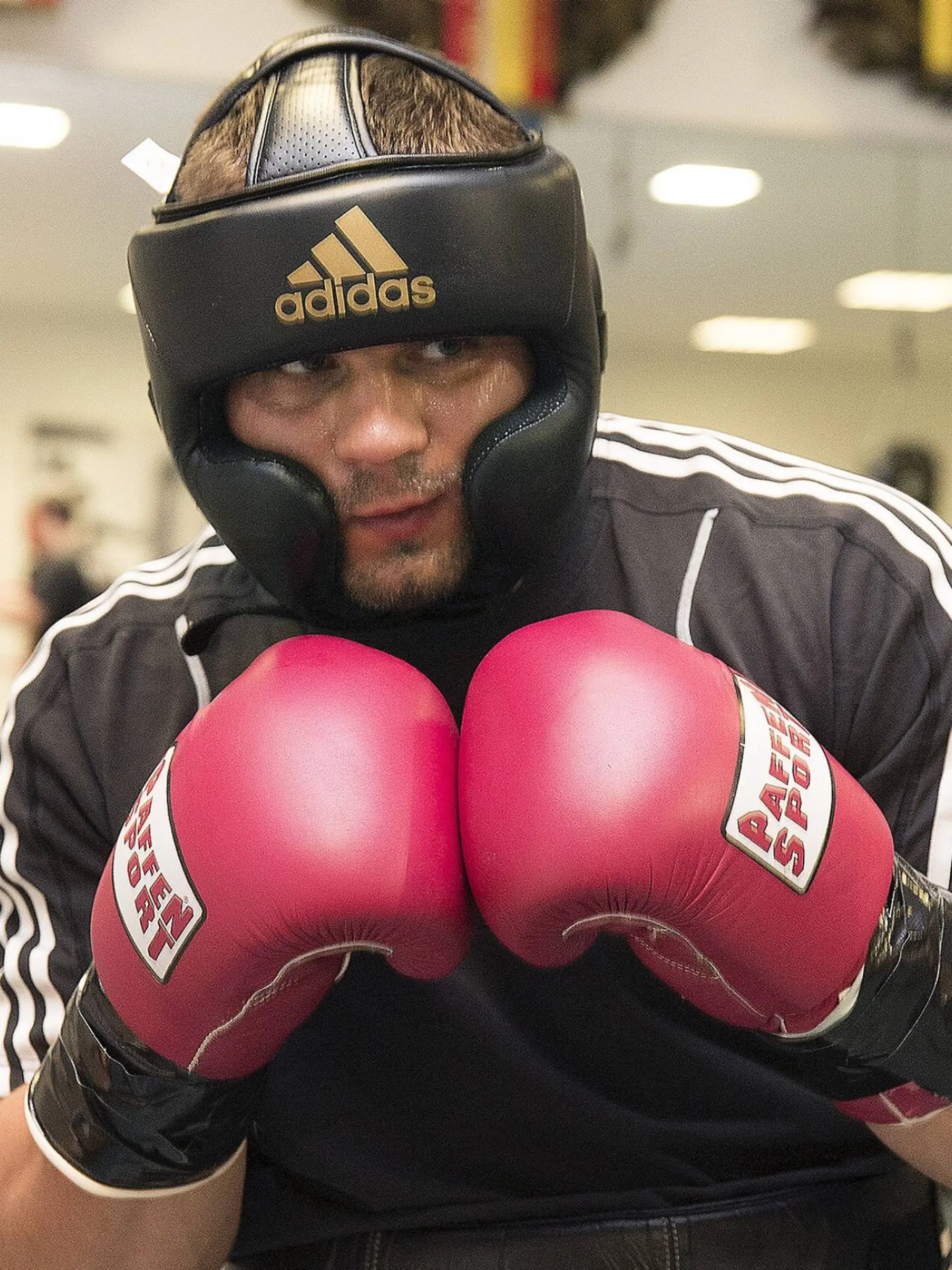 Berlin, 18.11.2014 - Sauerland-Box-Gym - Pressetraining Sparring zwischen Dennis Boizow und Renato Blitz im Bild: Schwergewichtler, Dennis Boizow
Berlin 18 11 2014 Sauerland Box Gym Training Sparring between Dennis Boizow and Renato Flash in Picture Heavyweights Dennis Boizow