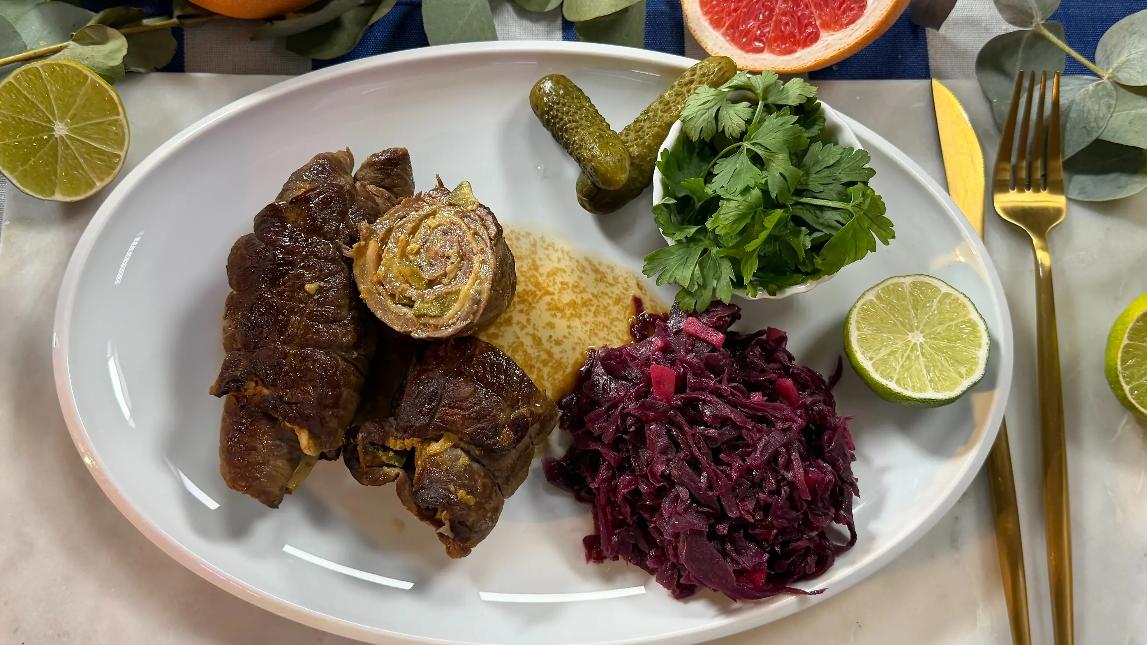 Rinderrouladen und Rotkohl - fertig in nur 40 Minuten! Aus der Heißluftfritteuse