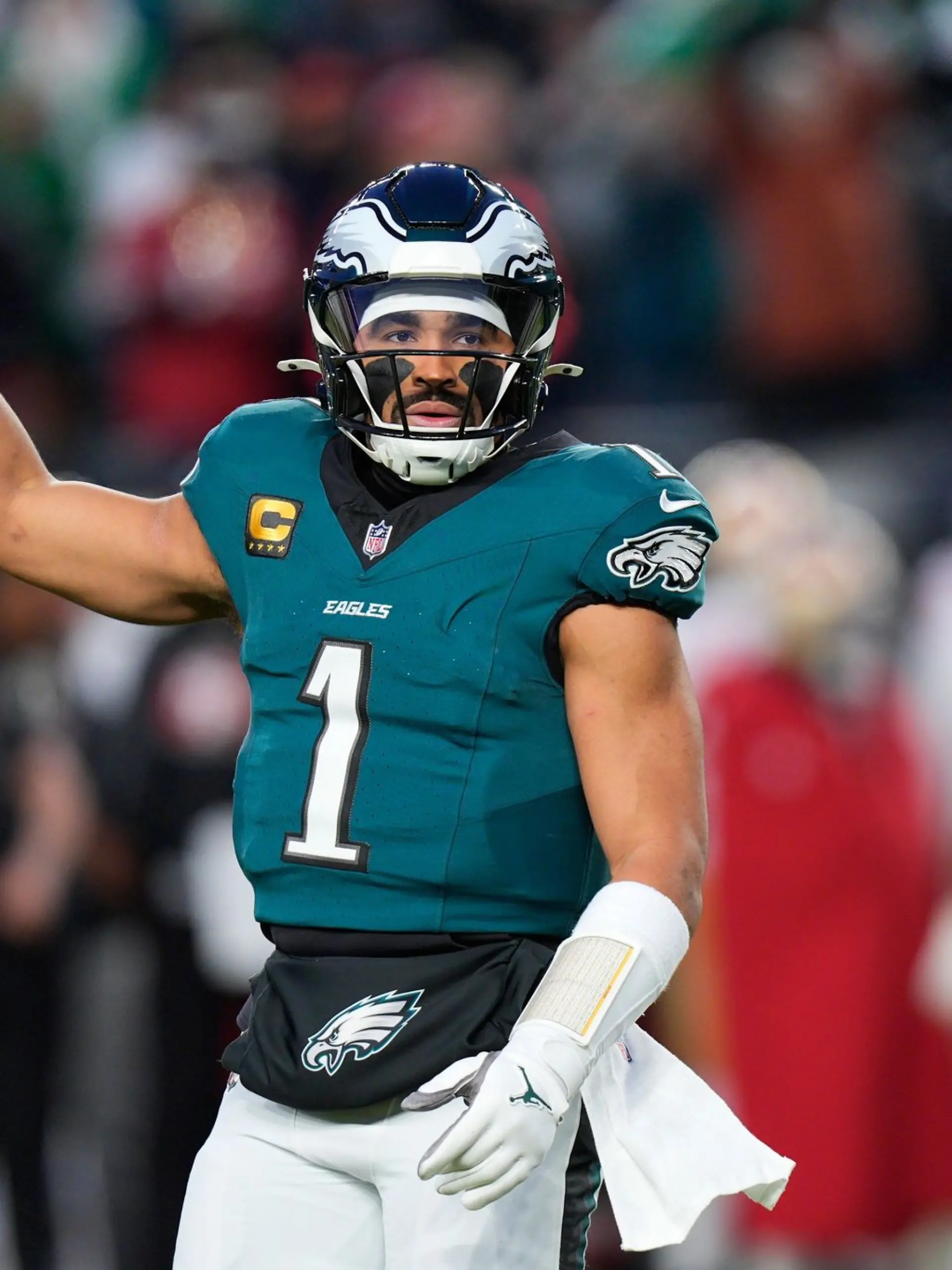 Bild zu: "Lungenembolien: Droht Star-Quarterback Hurts das Saison-Aus?"
