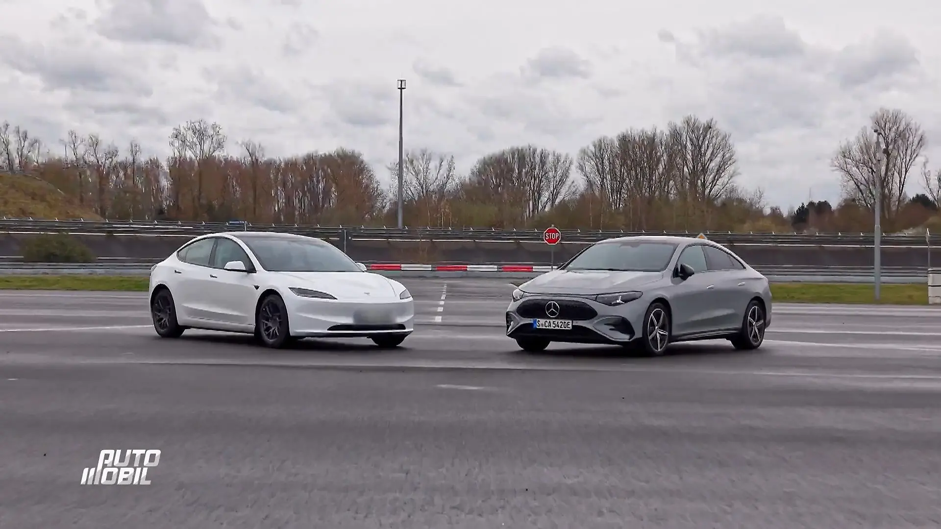 Mercedes CLA vs. Tesla Model 3 im Test Elektro-Gipfeltreffen