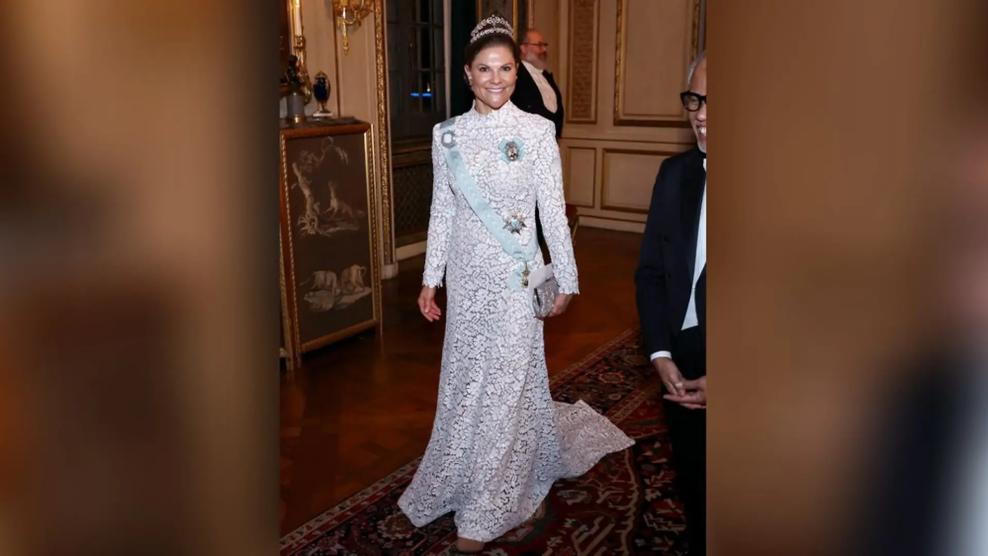 Victoria von Schweden strahlte in einem langen, weißen Kleid.