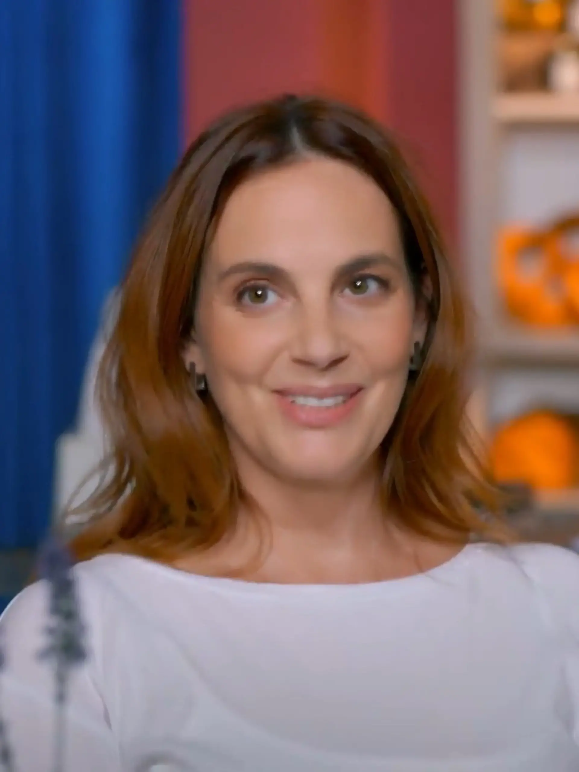 Bild zu: "Anna versteht sich fast schon ein wenig zu gut mit Brittas Date"