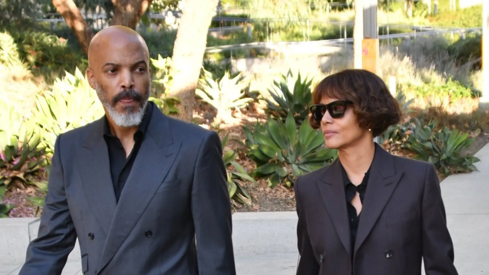 Halle Berry und ihr Verlobter Van Hunt am Montag vor dem Gericht in Los Angeles.