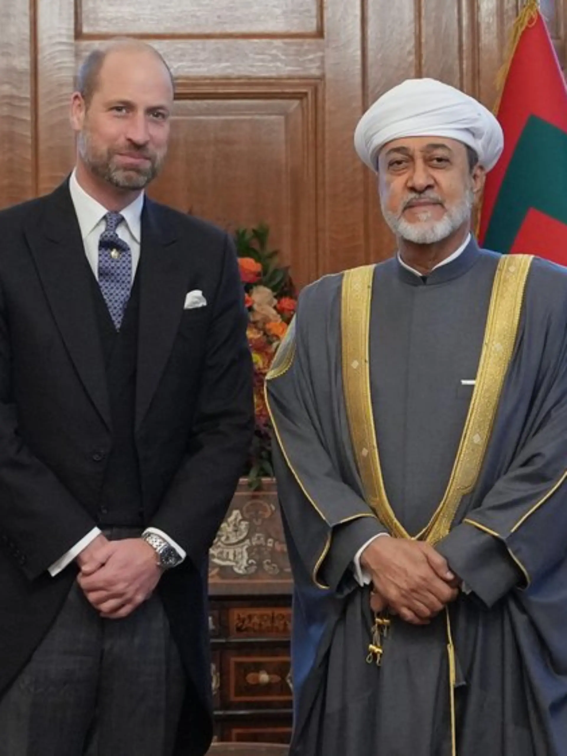 Prinz William begrüßte Sultan Haitham bin Tarik in dessen Londoner Residenz und fuhr mit ihm nach Windsor.