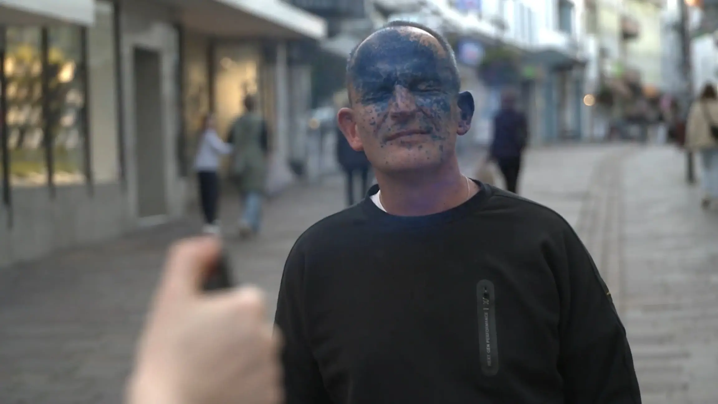 „Schlumpfspray“ zur Selbstverteidigung Blau statt Pfefferspray?