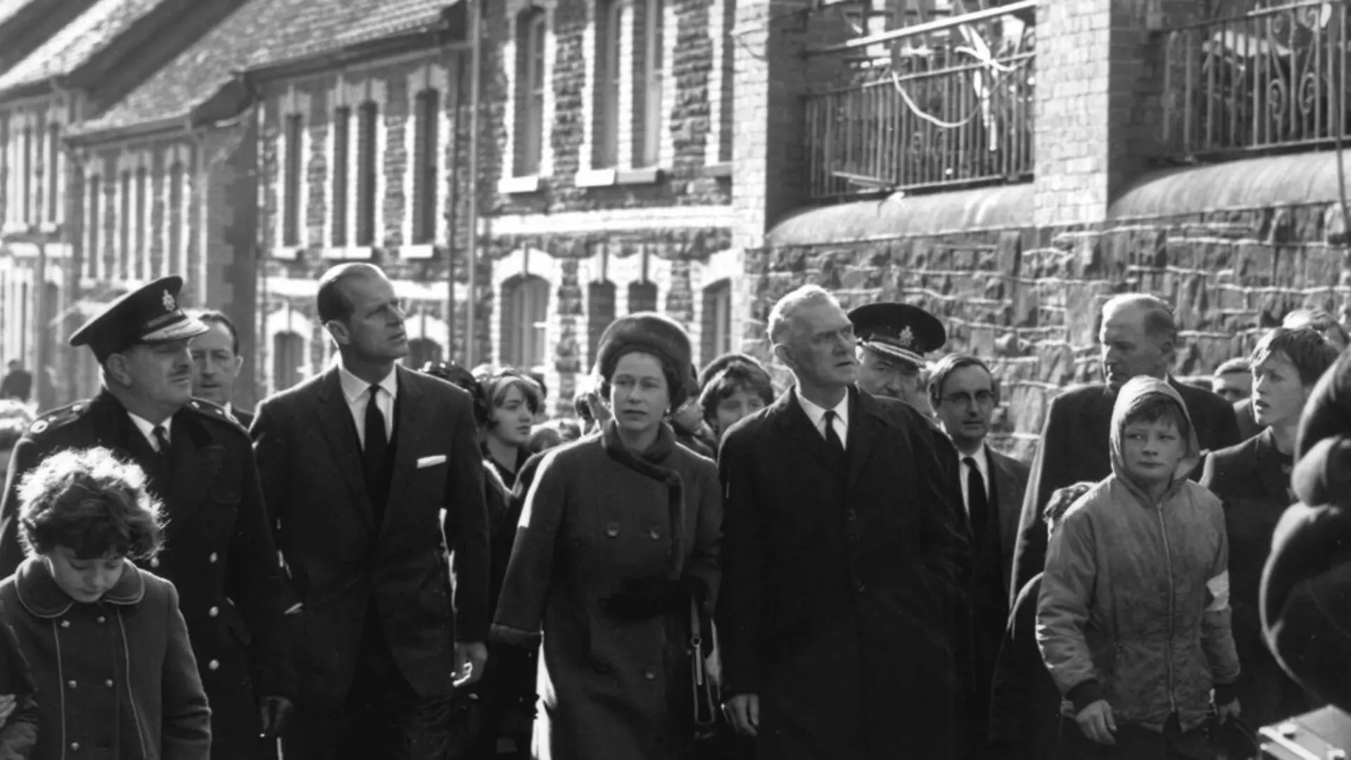 Die Queen und Prinz Philip 1966 in Aberfan.