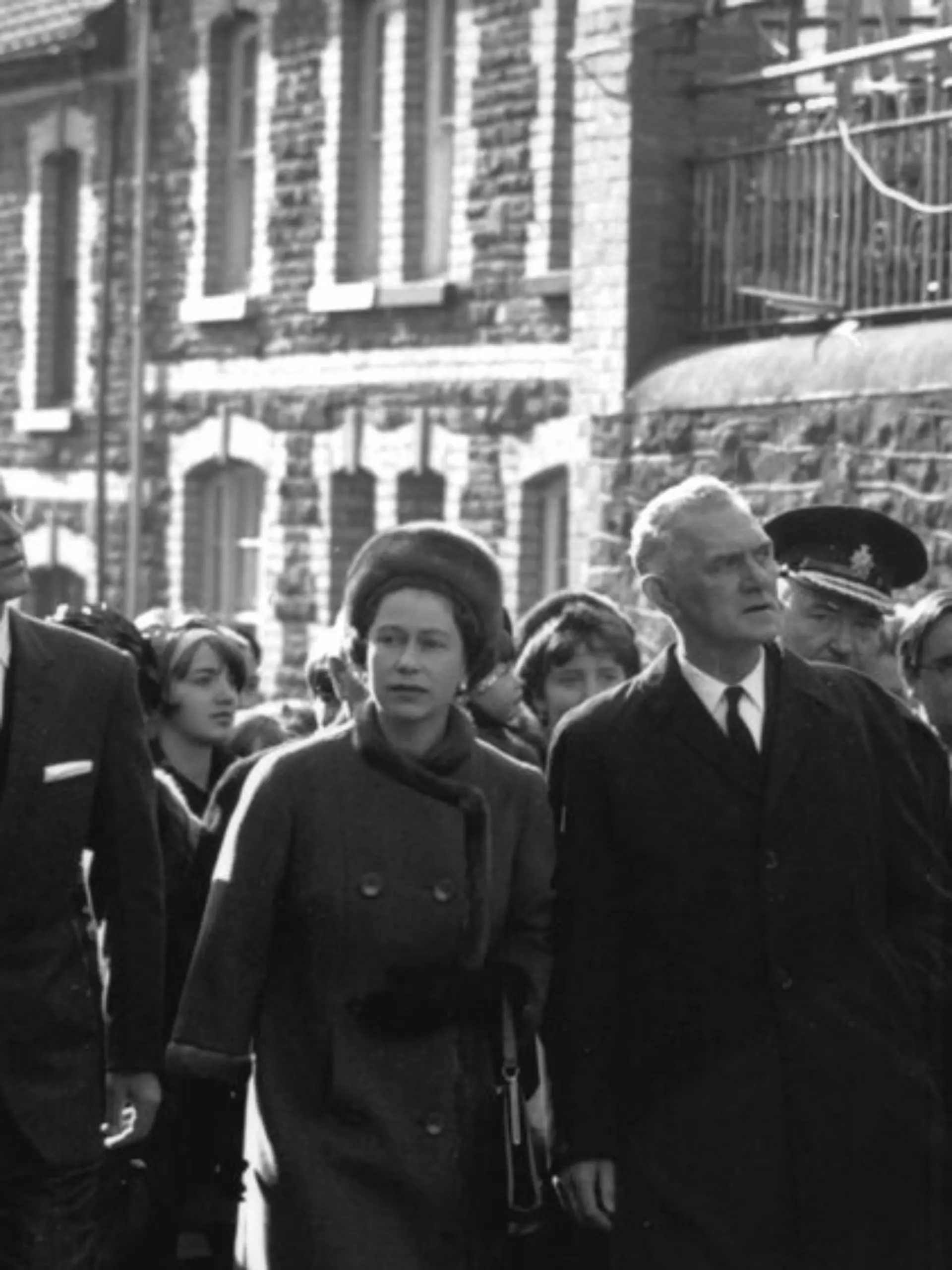 Die Queen und Prinz Philip 1966 in Aberfan.