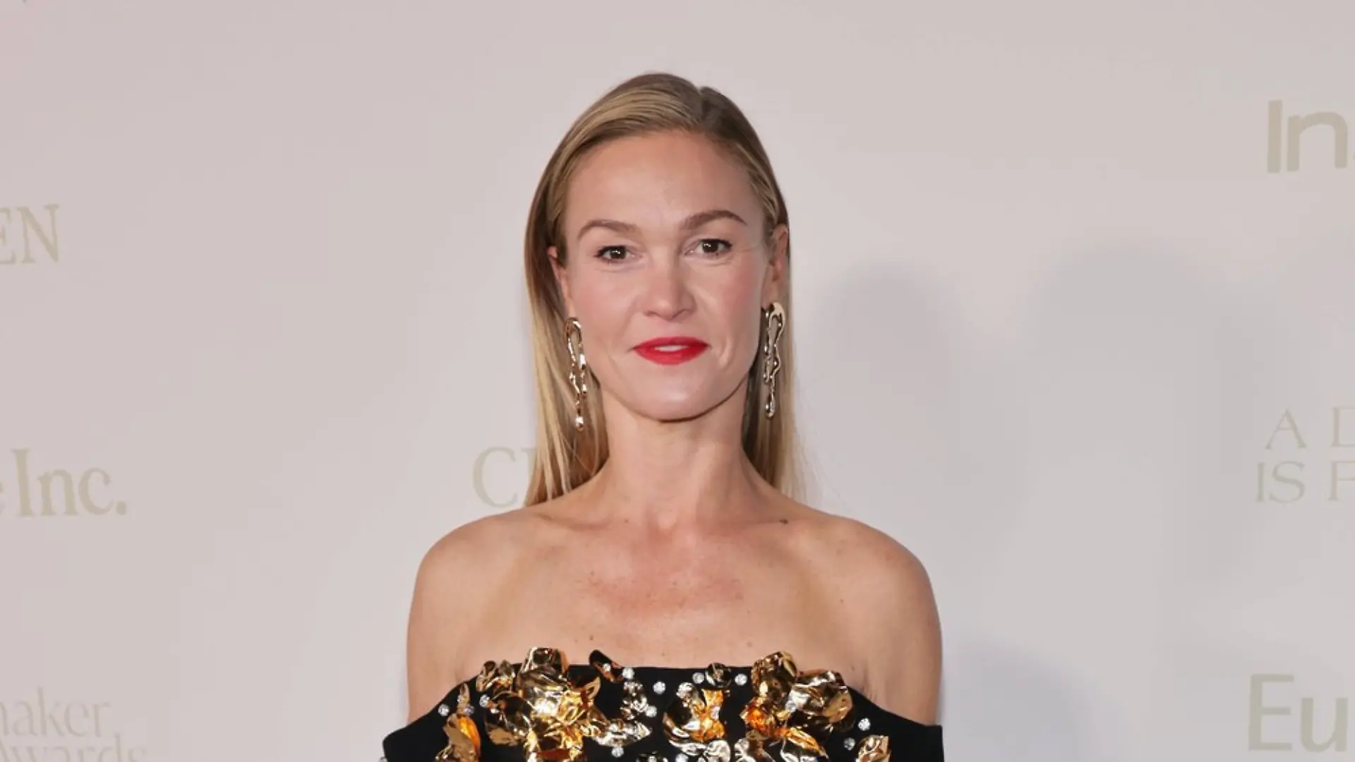 Julia Stiles hat das Publikum und die Jury von "Dancing with the Stars" mit einer Hommage an Heath Ledger berührt.