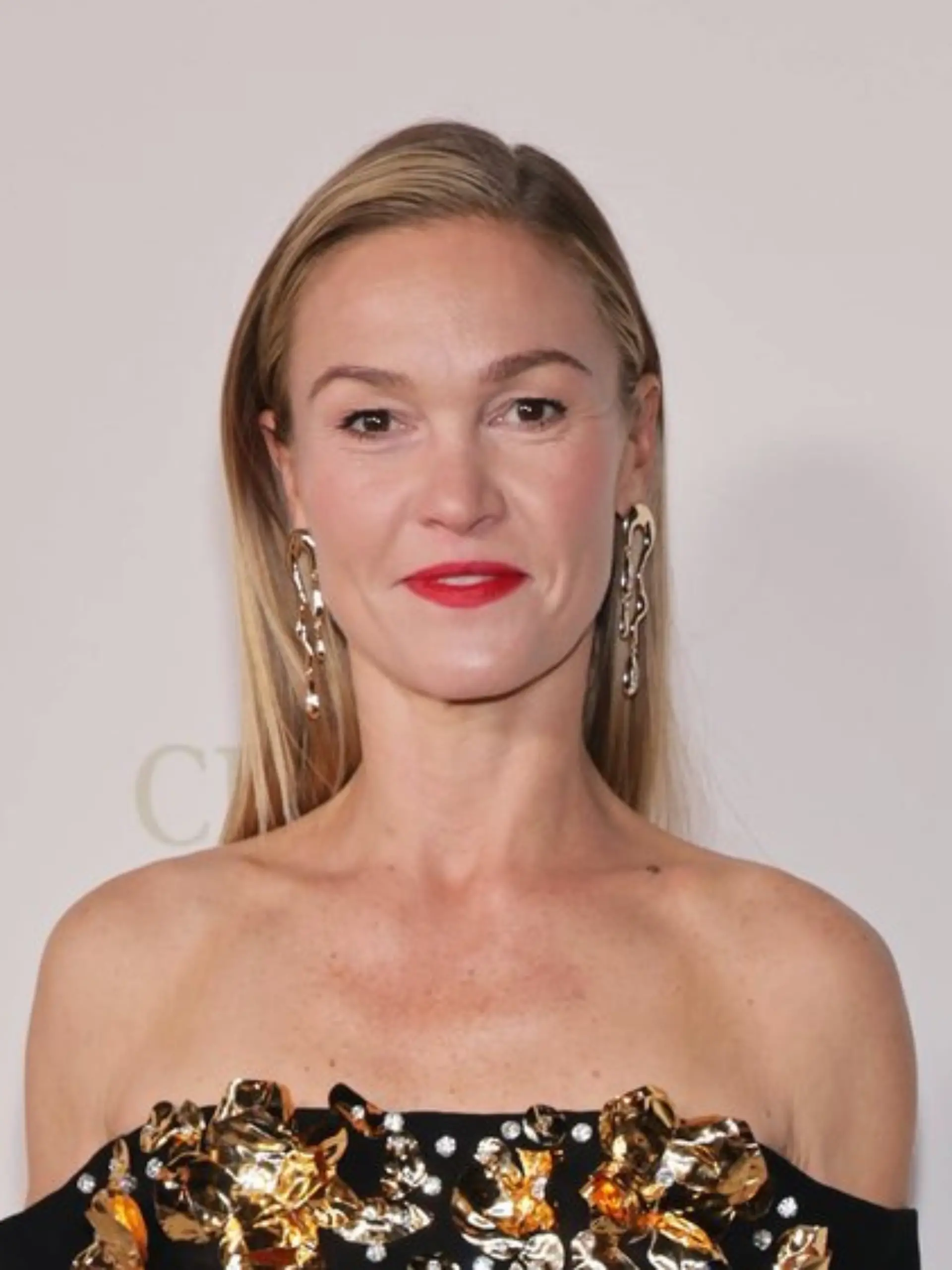 Julia Stiles hat das Publikum und die Jury von "Dancing with the Stars" mit einer Hommage an Heath Ledger berührt.