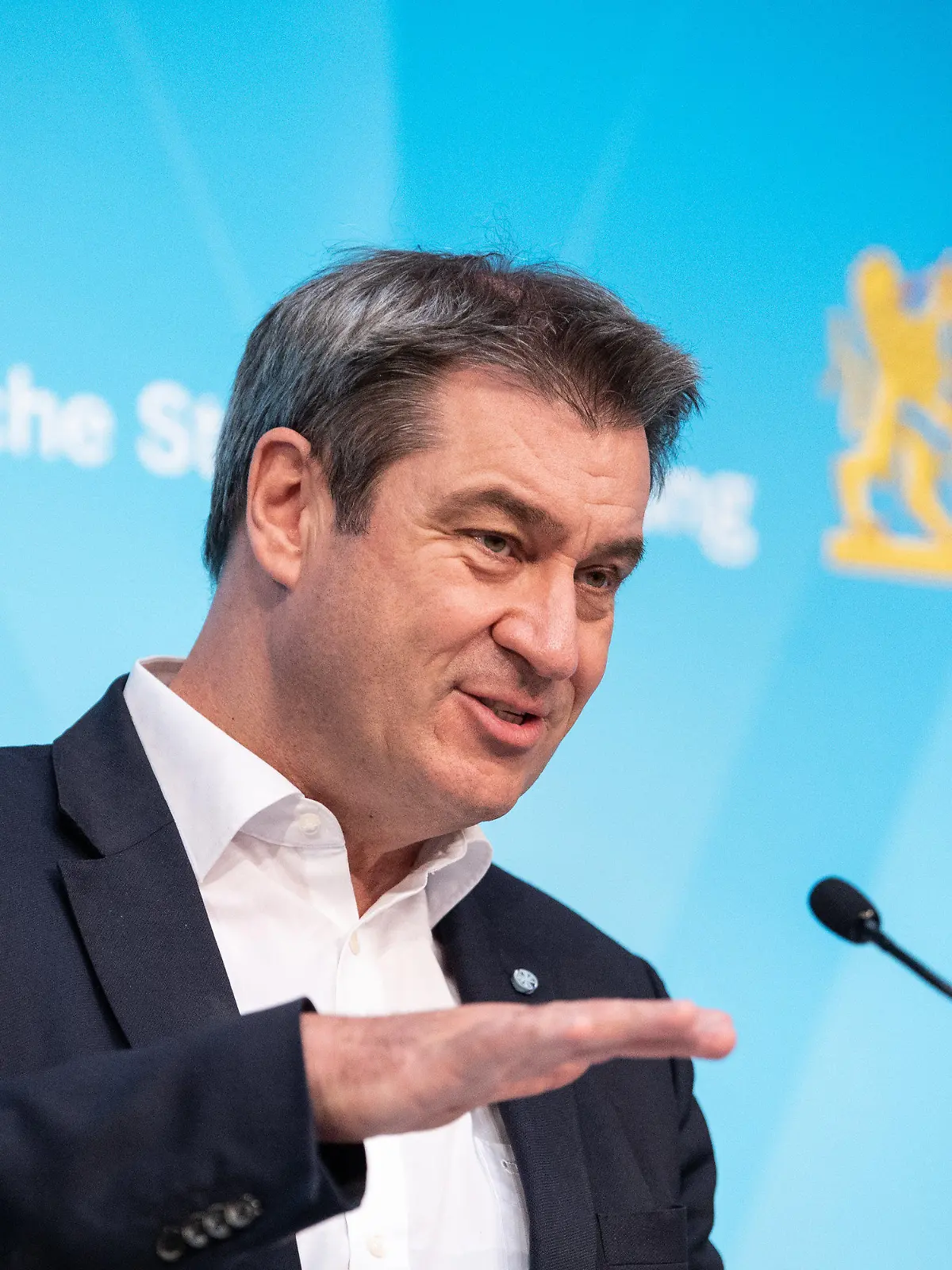 27.04.2021, Bayern, München: Markus Söder (CSU), Parteivorsitzender und Ministerpräsident von Bayern, spricht auf der Pressekonferenz nach einer Sitzung des bayerischen Kabinetts. Die Ministerrunde hatte per Videoschalte getagt. Söder stellte anschließend die unterschiedlichen Beschlüsse vor. Foto: Matthias Balk/dpa +++ dpa-Bildfunk +++