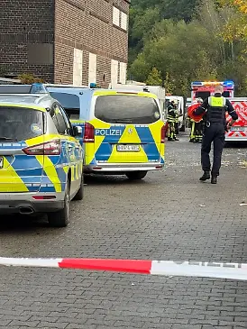 Vermutlich Explosion in Lagerhalle in Bochum - ein Toter