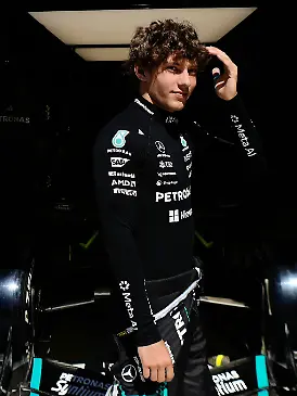 Bild zu: "Ab in die Autowaschanlage: Antonellis Formel-1-Ritual"