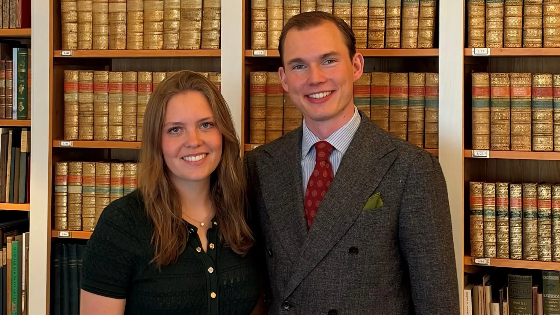 Verliebt, verlobt und bald verheiratet! Erbprinz Leopold von Baden und seine Liebste Katharina von Baumbach wollen sich 2027 das Jawort geben.