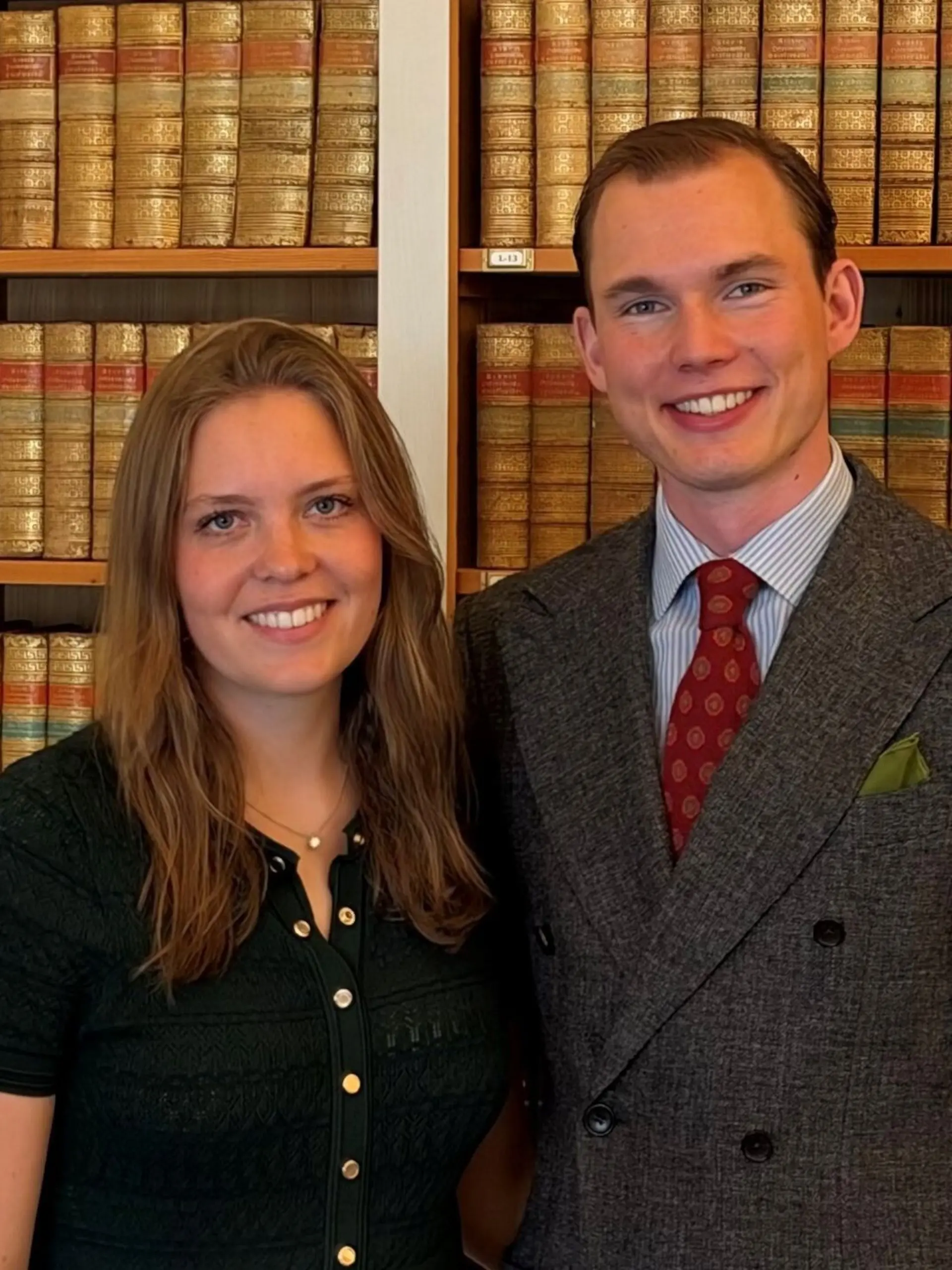 Verliebt, verlobt und bald verheiratet! Erbprinz Leopold von Baden und seine Liebste Katharina von Baumbach wollen sich 2027 das Jawort geben.