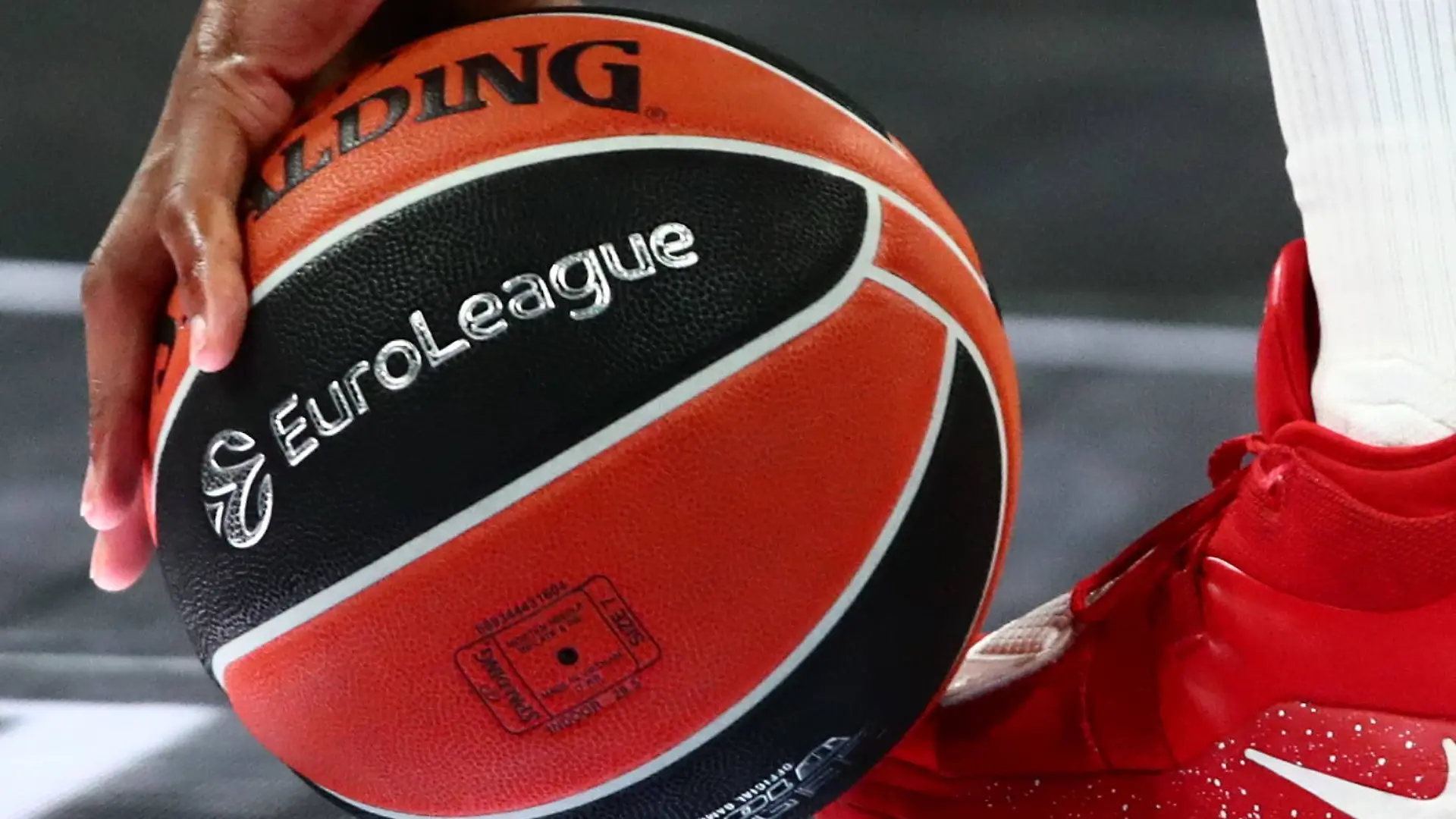 EuroLeague Basketball, Panathinaikos AKTOR Athens vs Hapoel Ibi Tel Aviv - The official ball during the Euroleague regular season basketball match between Panathinaikos AKTOR Athens vs Hapoel Ibi Tel Aviv held at Telekom Center Athens, Greece, on 16 October 2026 ATHENS Greece Copyright: xOnexInchxProductionsx 7125048