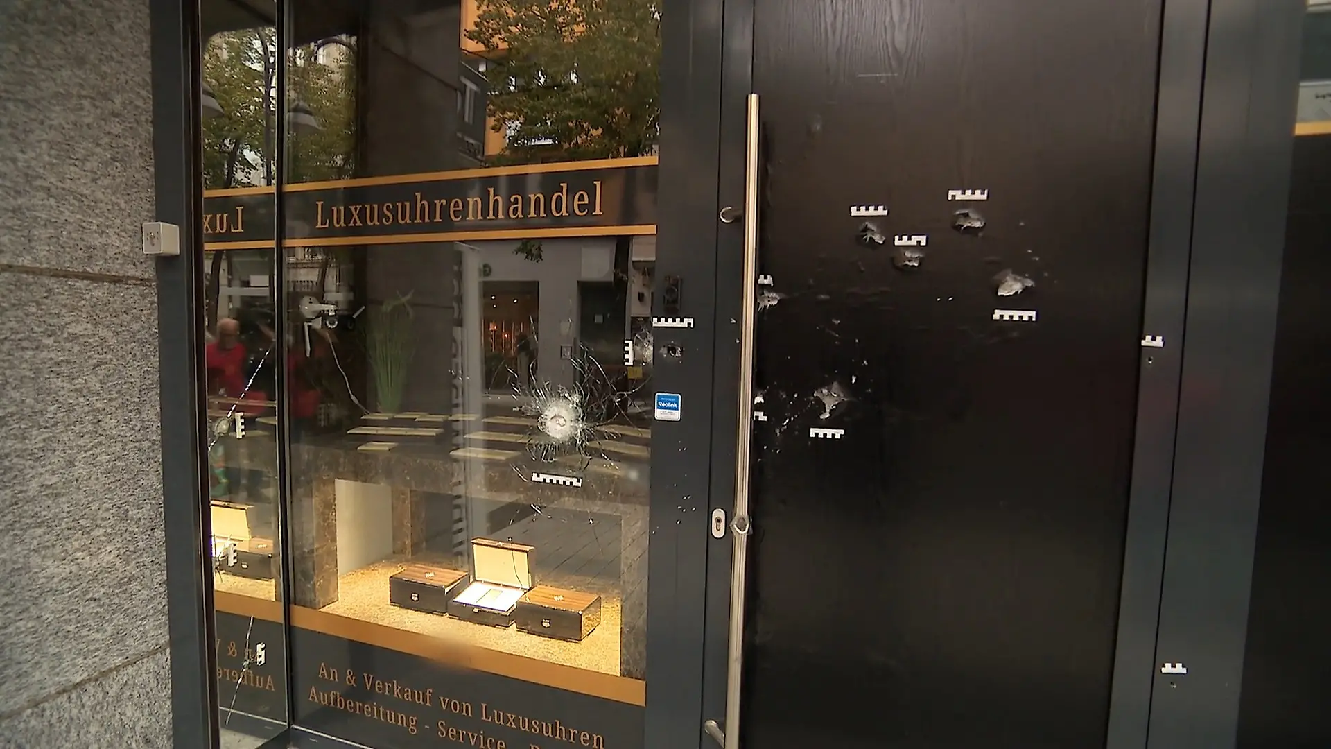 Schon wieder Schüsse in Köln Angriff auf Uhrengeschäft