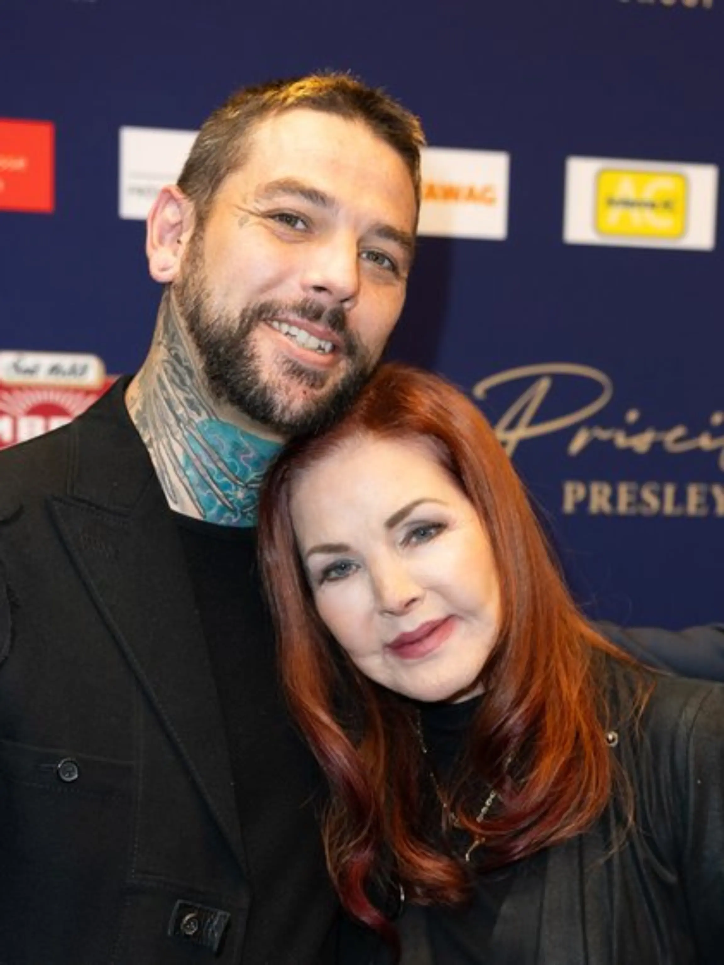Priscilla Presley und ihr Sohn Navarone Garibaldi Garcia in Baesweiler.