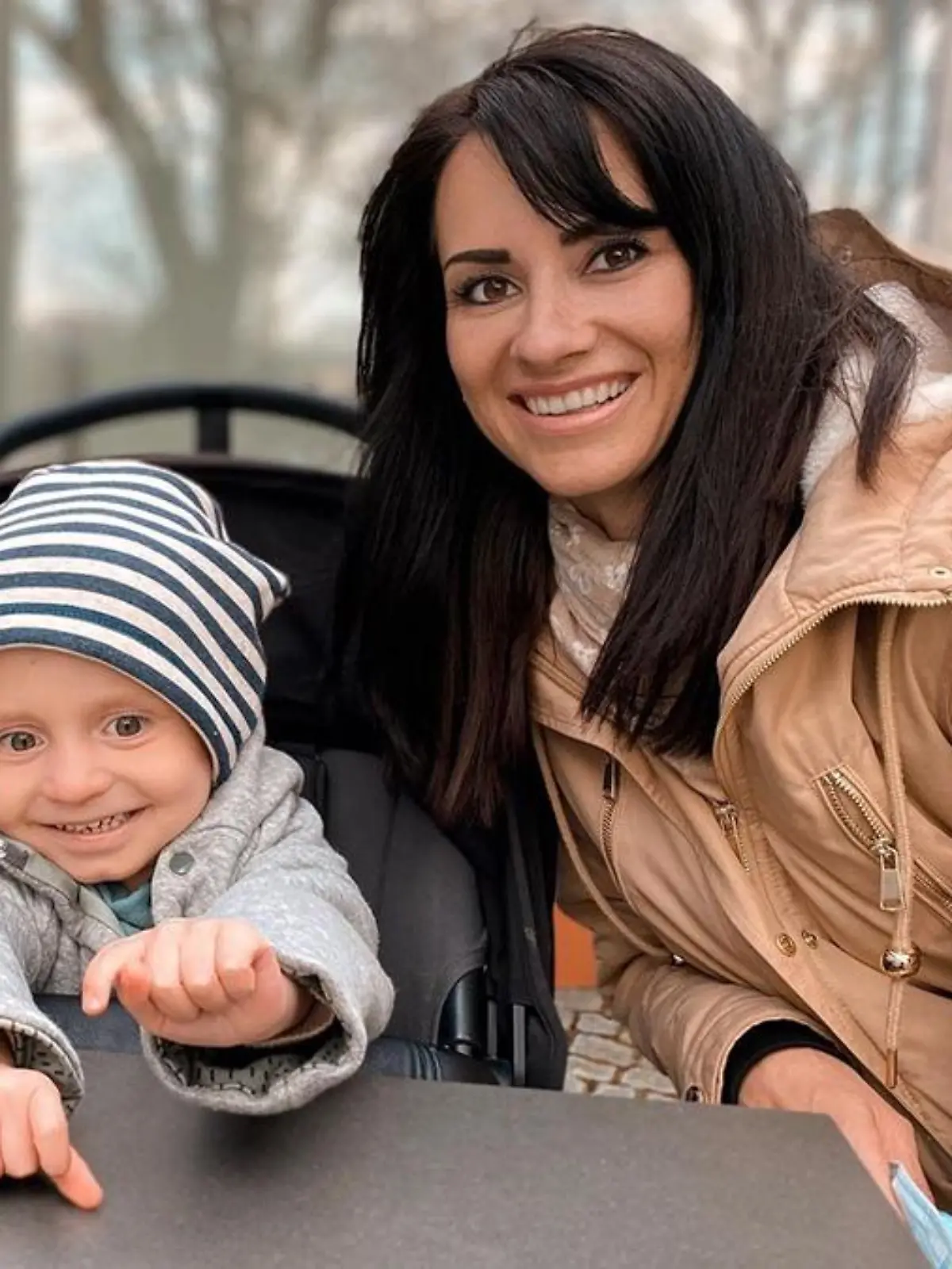 Daniel (3) und seine Mutter Diana. Der Junge leidet an einer seltenen Herzkrankheit. Jetzt wurde endlich ein Spenderherz für ihn gefunden.