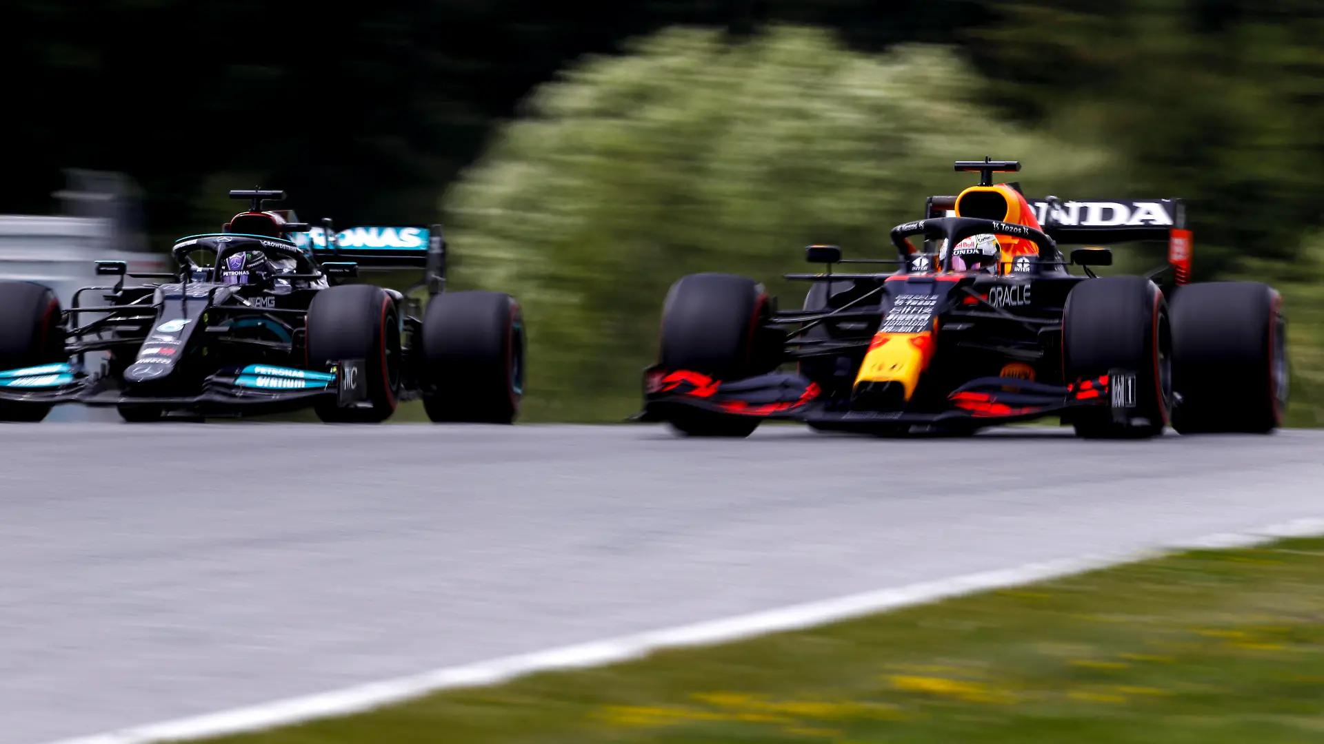 44 Lewis Hamilton GBR, Mercedes-AMG Petronas F1 Team, 33 Max Verstappen NED, Red Bull Racing, F1 Grand Prix of Styria at Red Bull Ring on June 25, 2021 in Spielberg, Austria. Photo by HOCH ZWEI Spielberg Austria *** 44 Lewis Hamilton GBR, Mercedes AMG Petronas F1 Team , 33 Max Verstappen NED, Red Bull Racing , F1 Grand Prix of Styria at Red Bull Ring on June 25, 2021 in Spielberg, Austria Photo by HOCH ZWEI Spielberg Austria